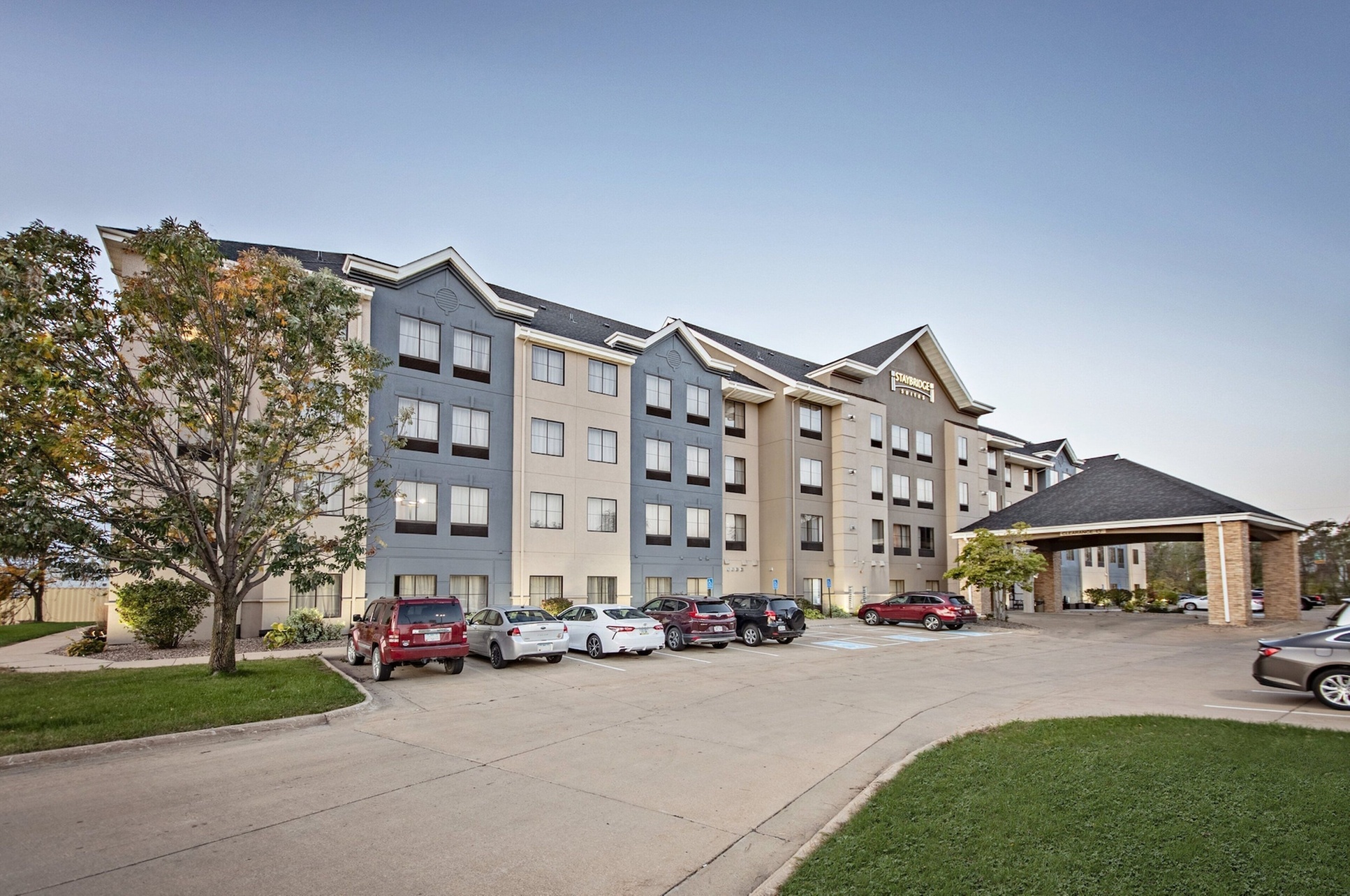 Staybridge Suites Cedar Rapids North by IHG