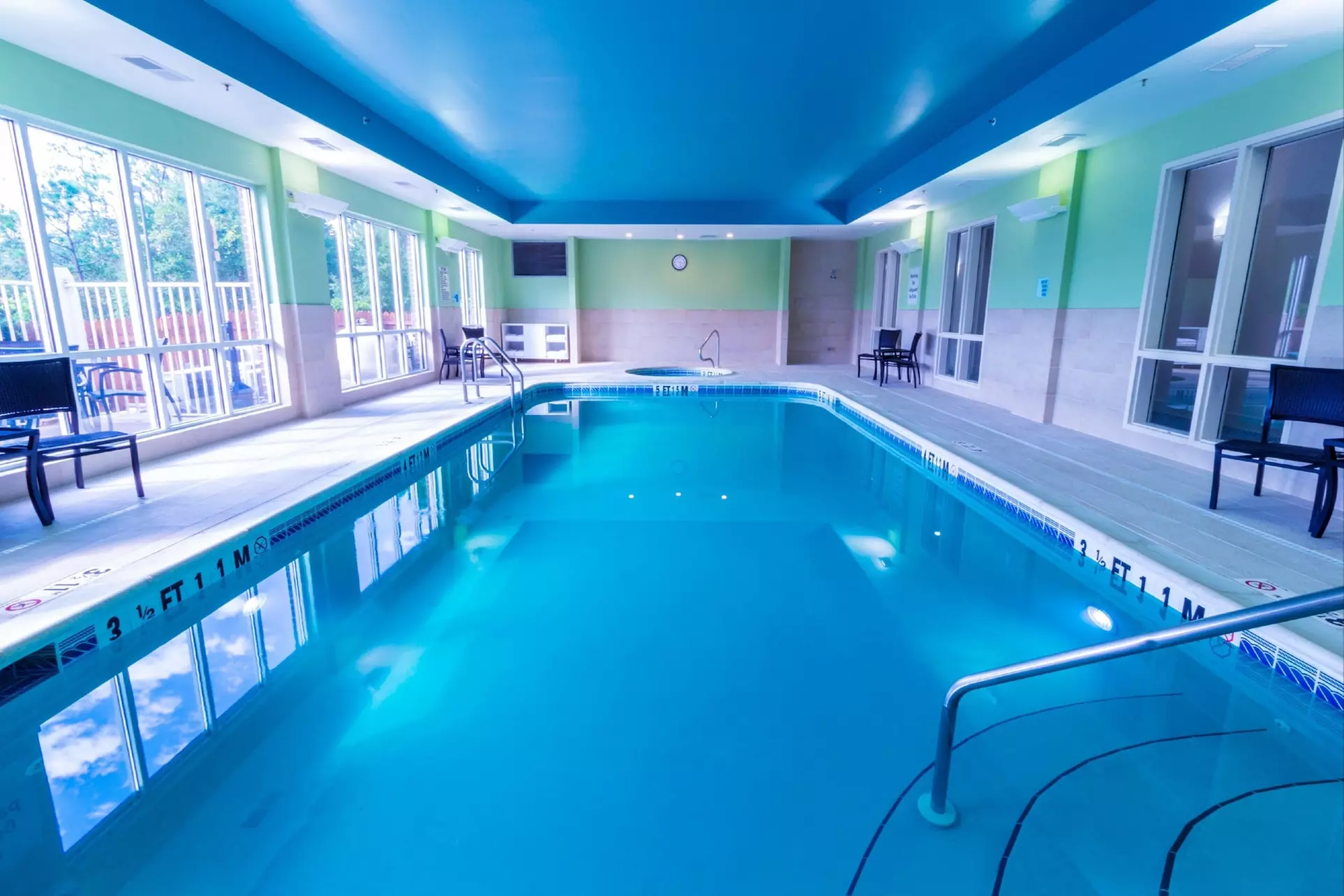 Holiday Inn Express Hotel & Suites Crestview by IHG - Primary Image