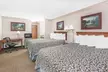 Days Inn & Suites by Wyndham Brinkley - Second Medium