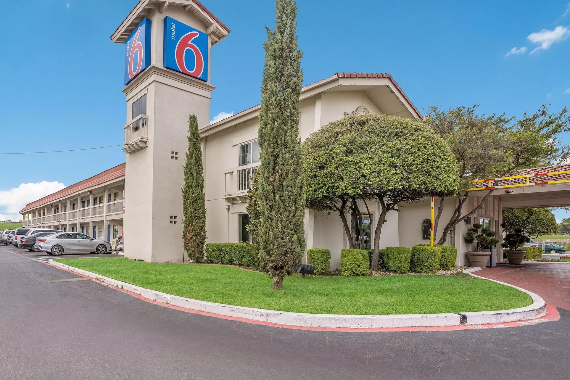 Motel 6 Dallas, TX - Market Center - Primary Image