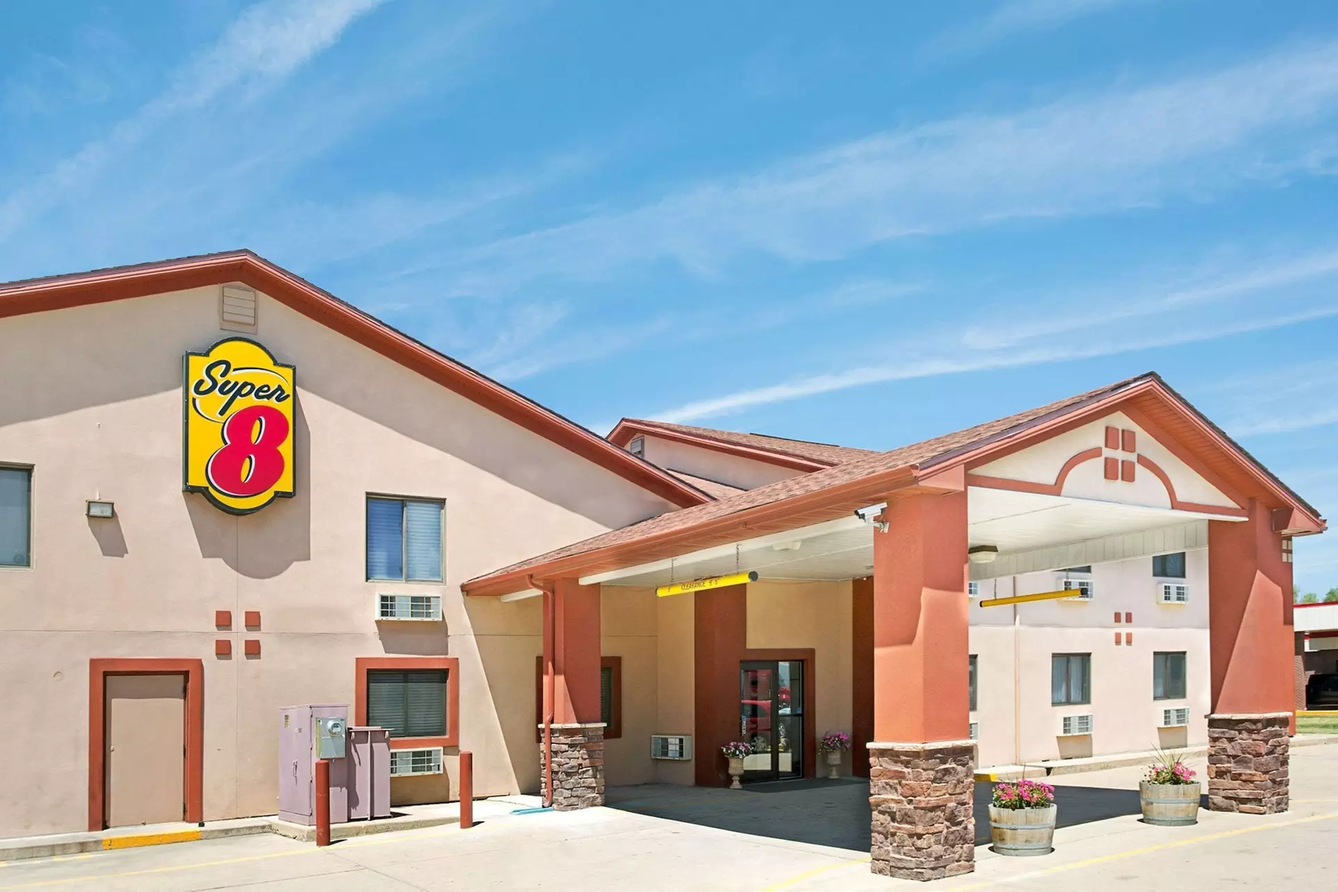 Super 8 by Wyndham Longmont/Del Camino - Primary Image