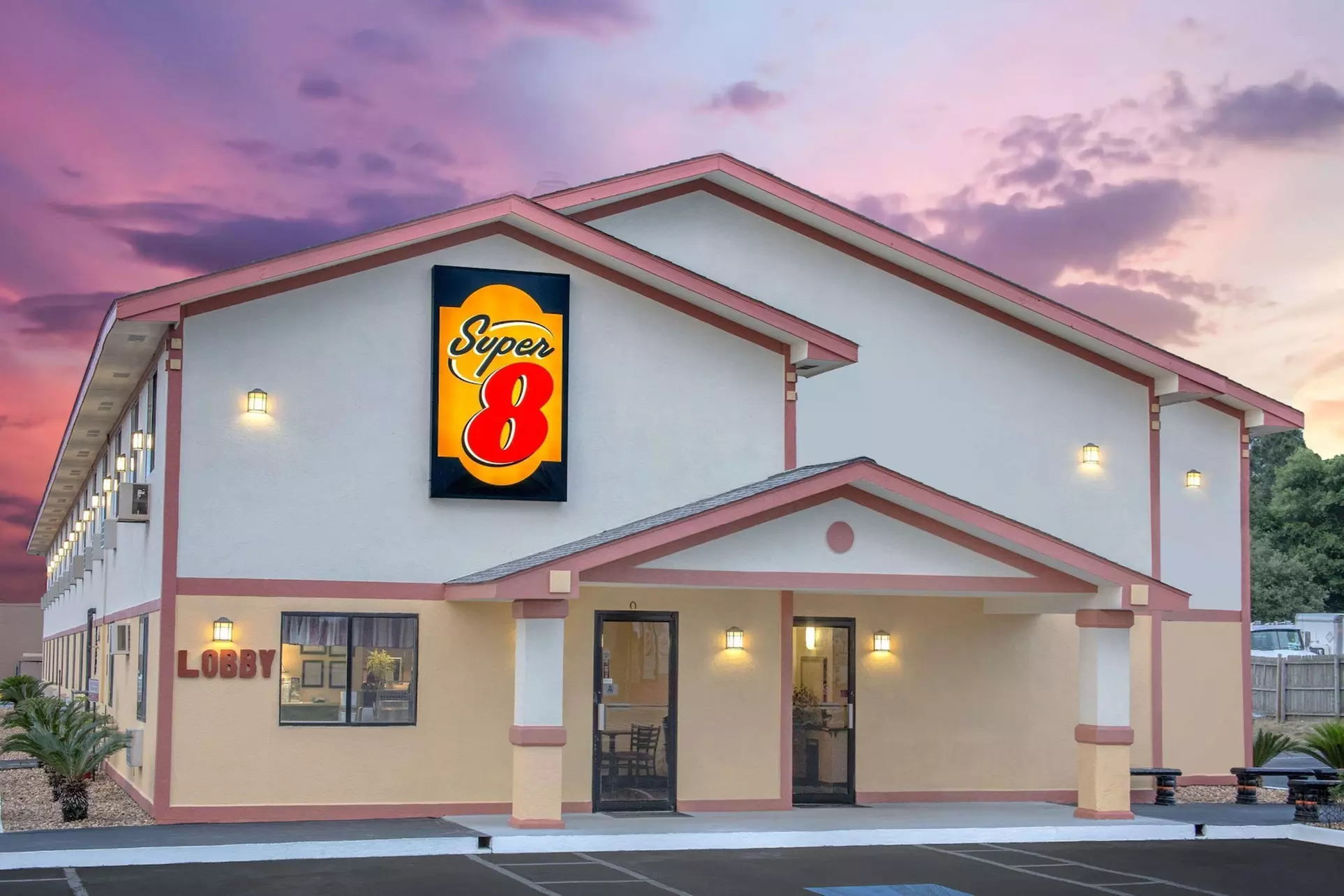 Super 8 by Wyndham Douglas - Primary Image