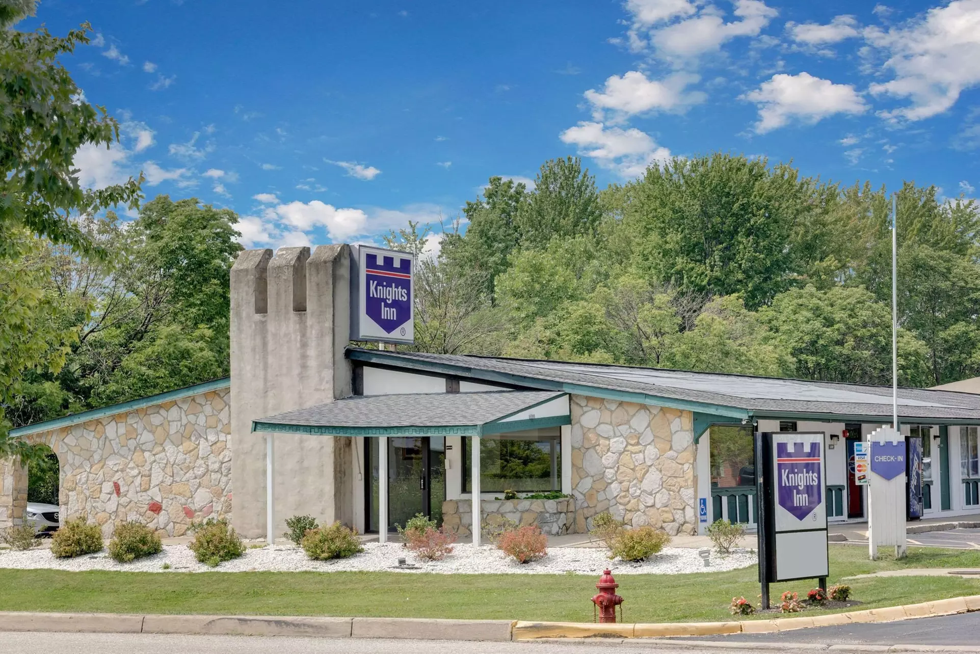 Knights Inn Macedonia - Primary Image