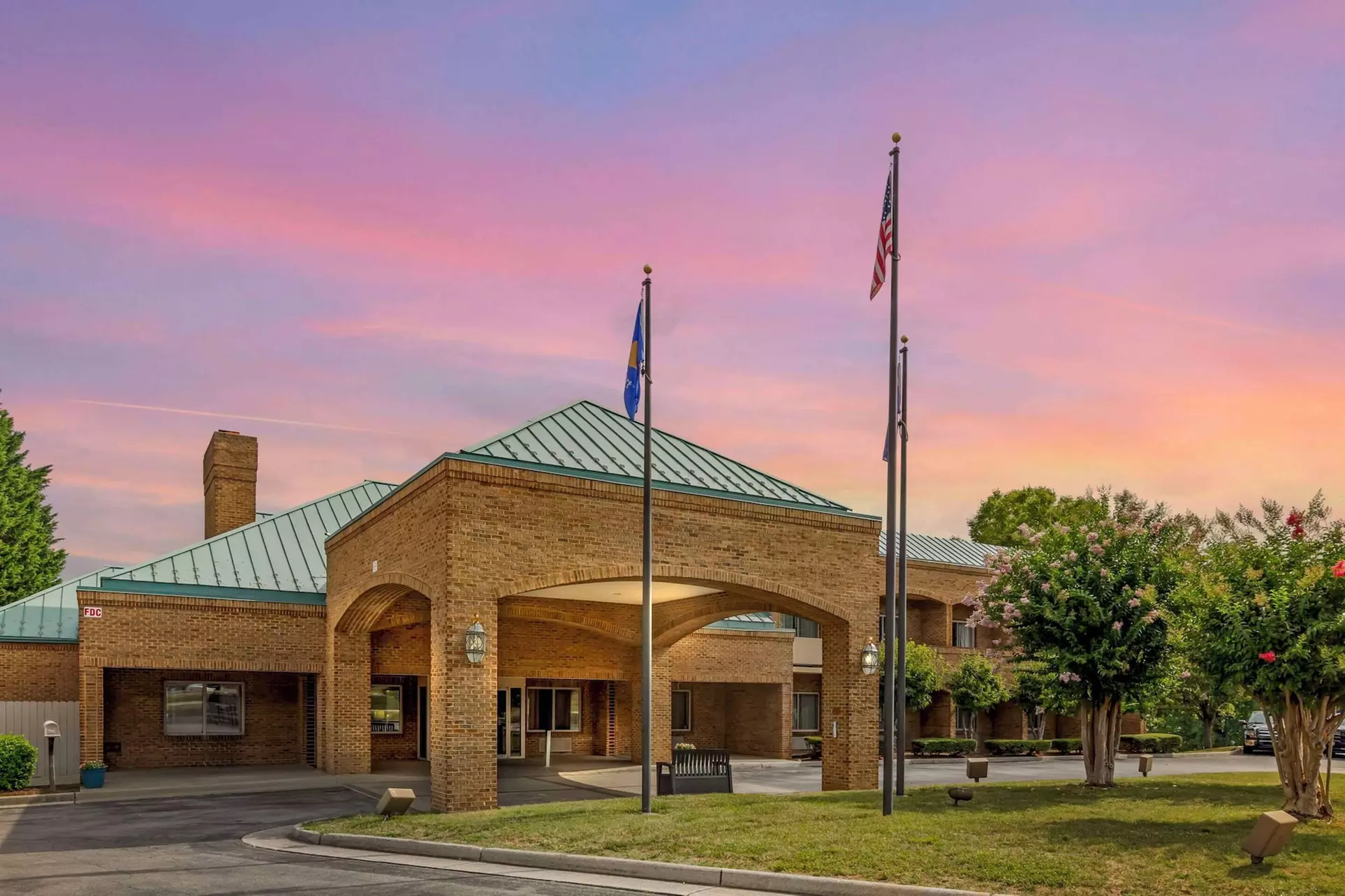 Comfort Suites Inn at Ridgewood Farm - Primary Image