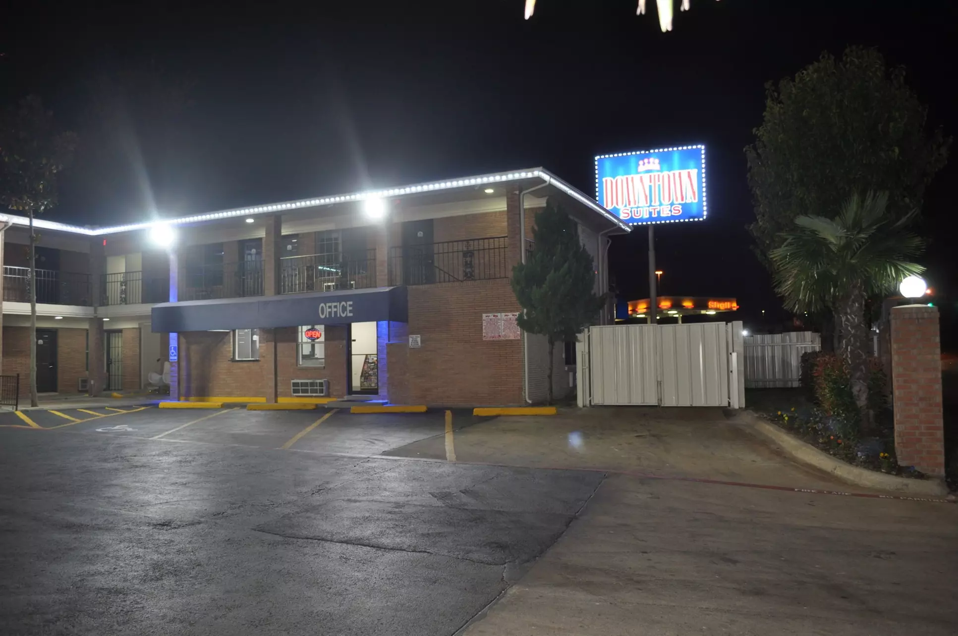Downtown Suites Dallas - Primary Image