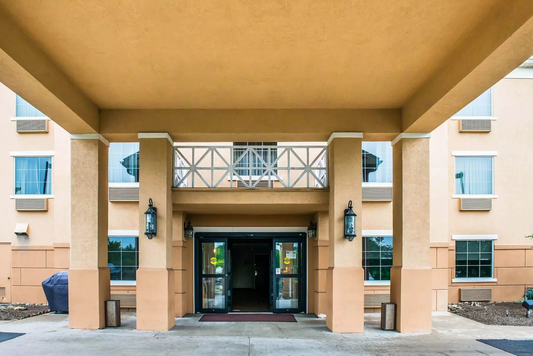 Comfort Inn Meadowlands - Primary Image