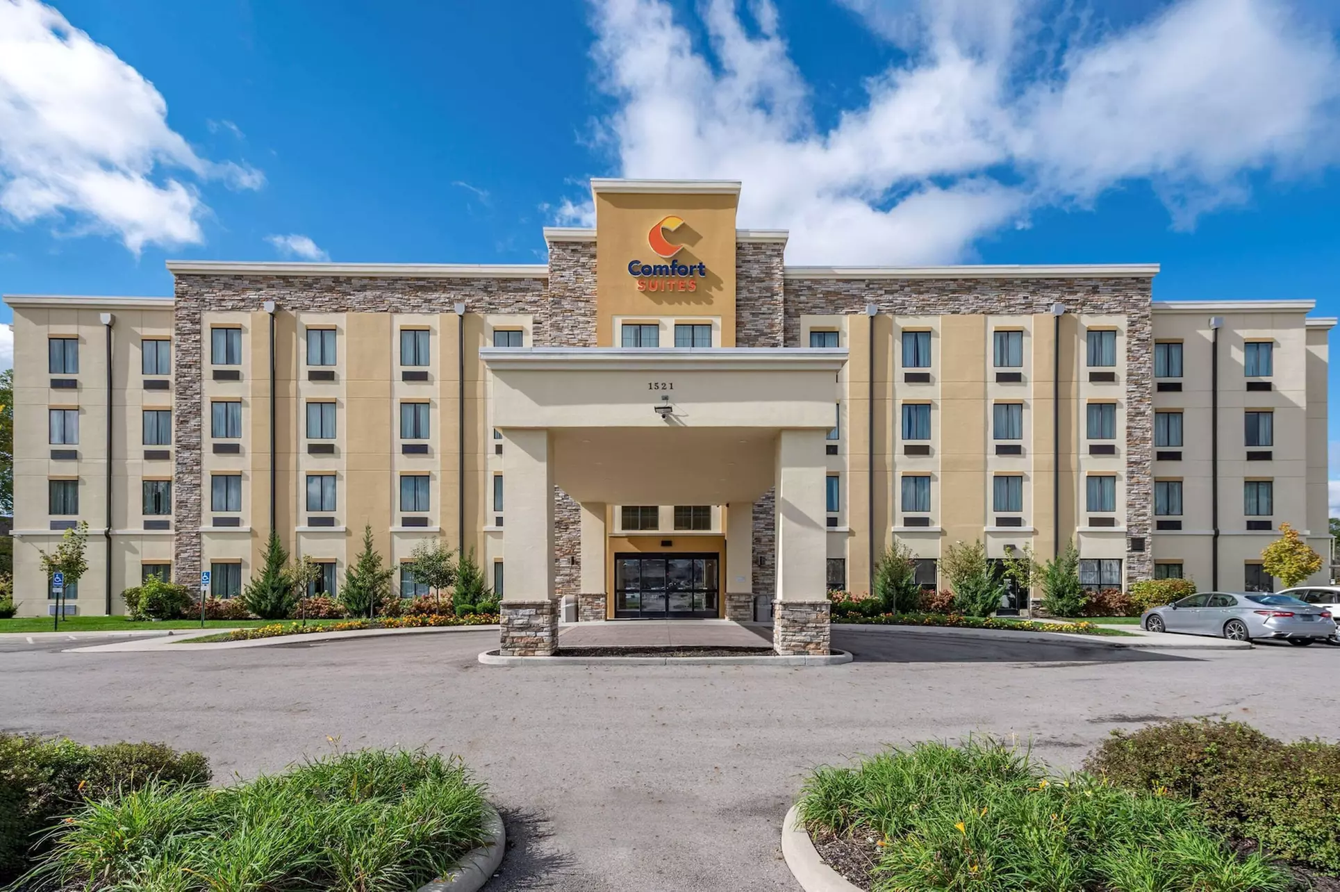 Comfort Suites Columbus Airport - Primary Image