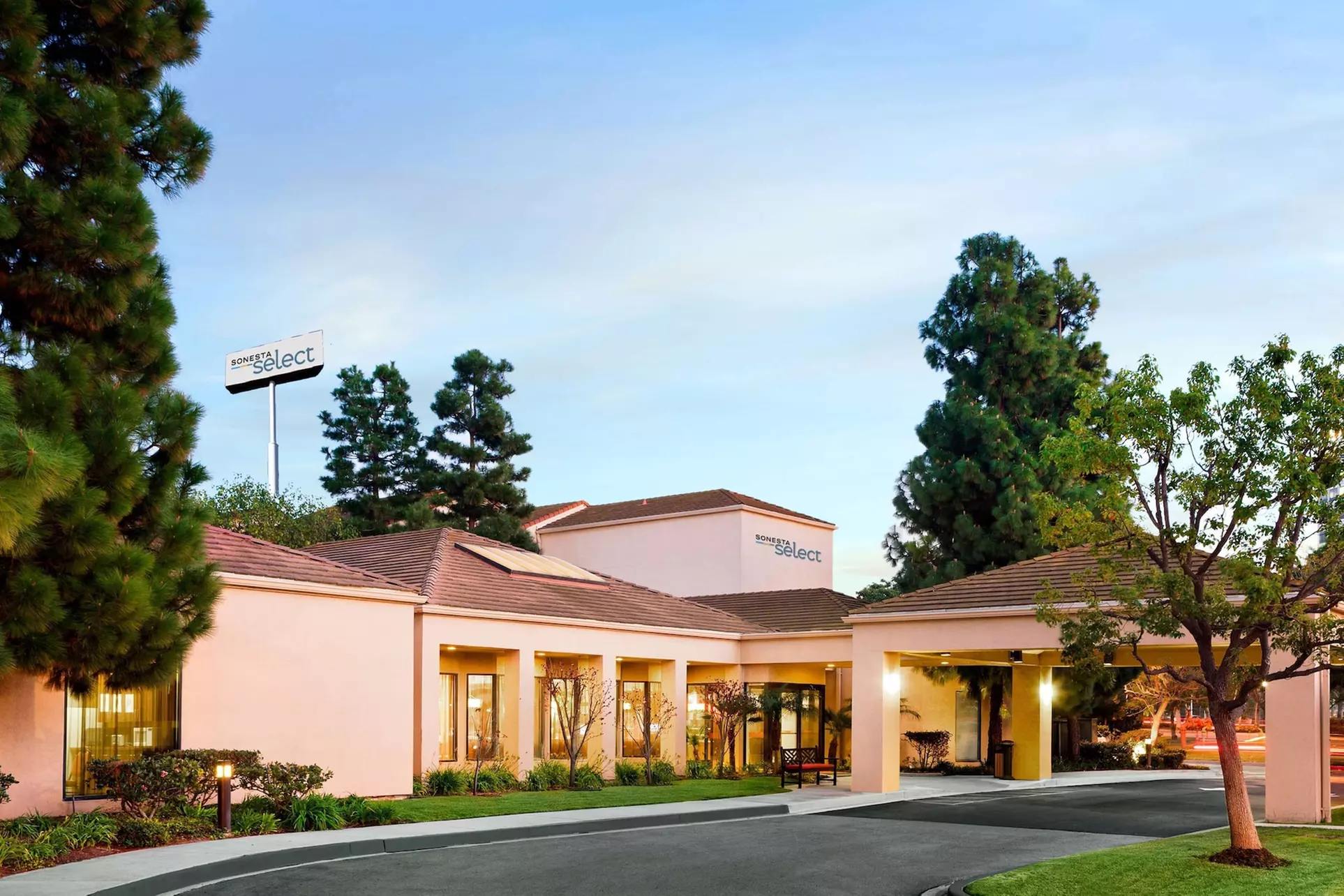 Sonesta Select Los Angeles LAX El Segundo - Primary Image