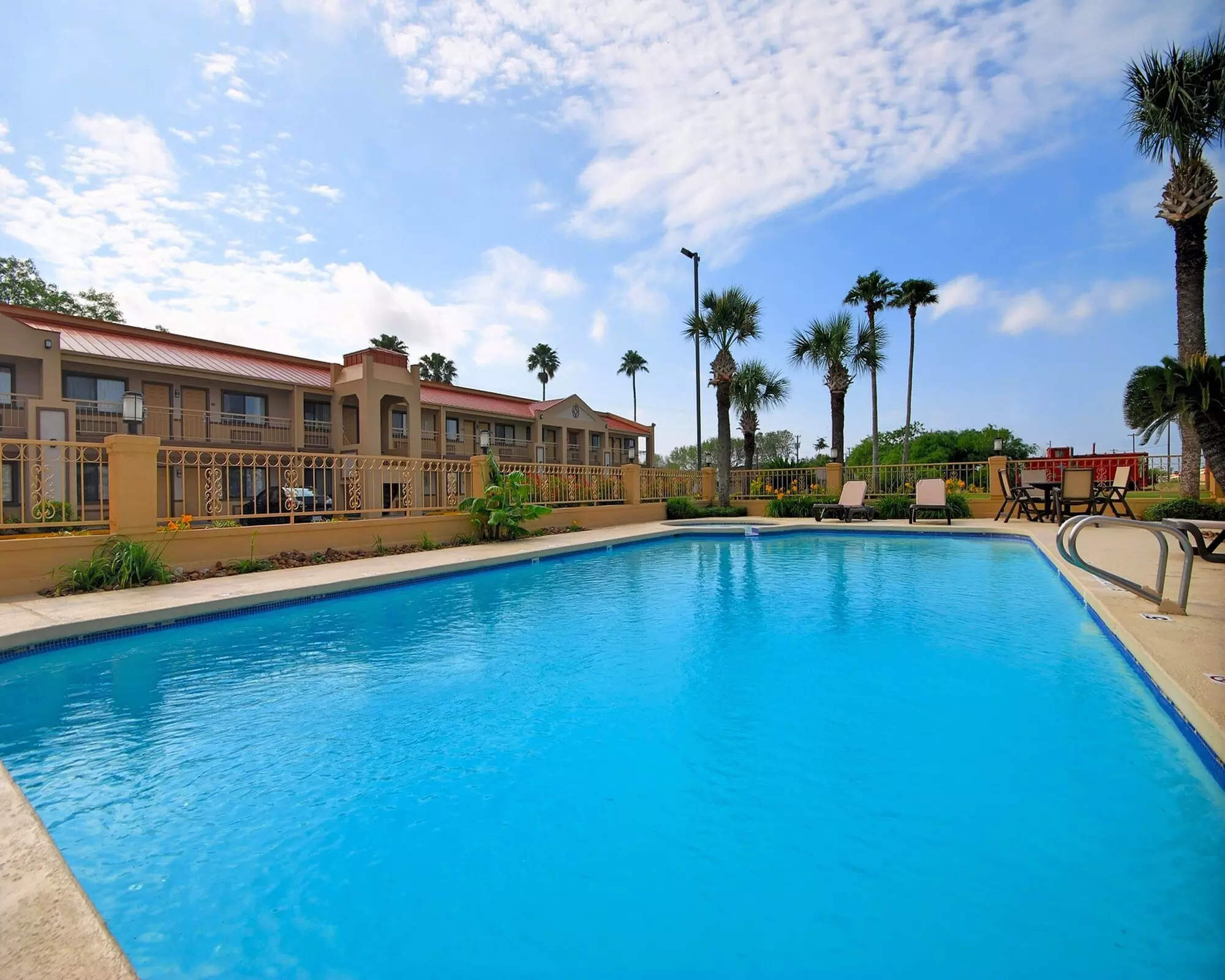 Americas Best Value Inn Kingsville - Primary Image