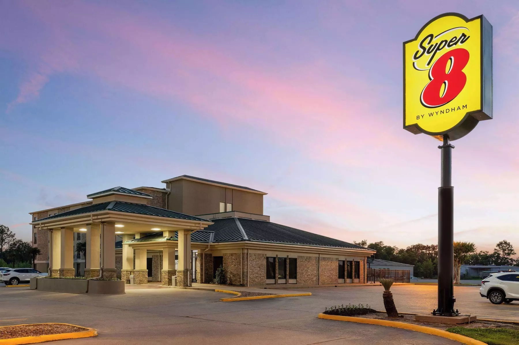 Super 8 by Wyndham Alexandria LA - Primary Image