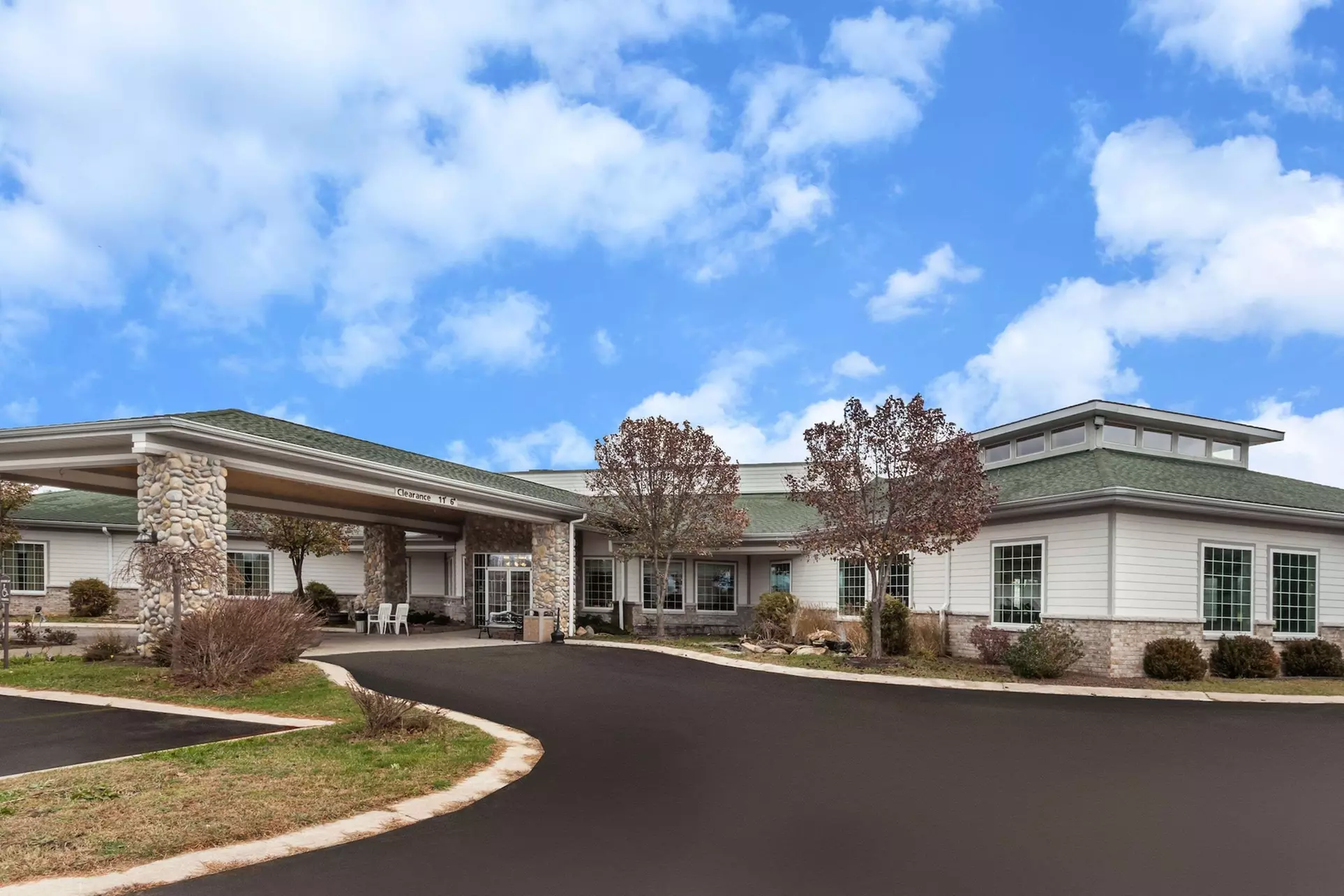 Days Inn by Wyndham Pentwater - Primary Image