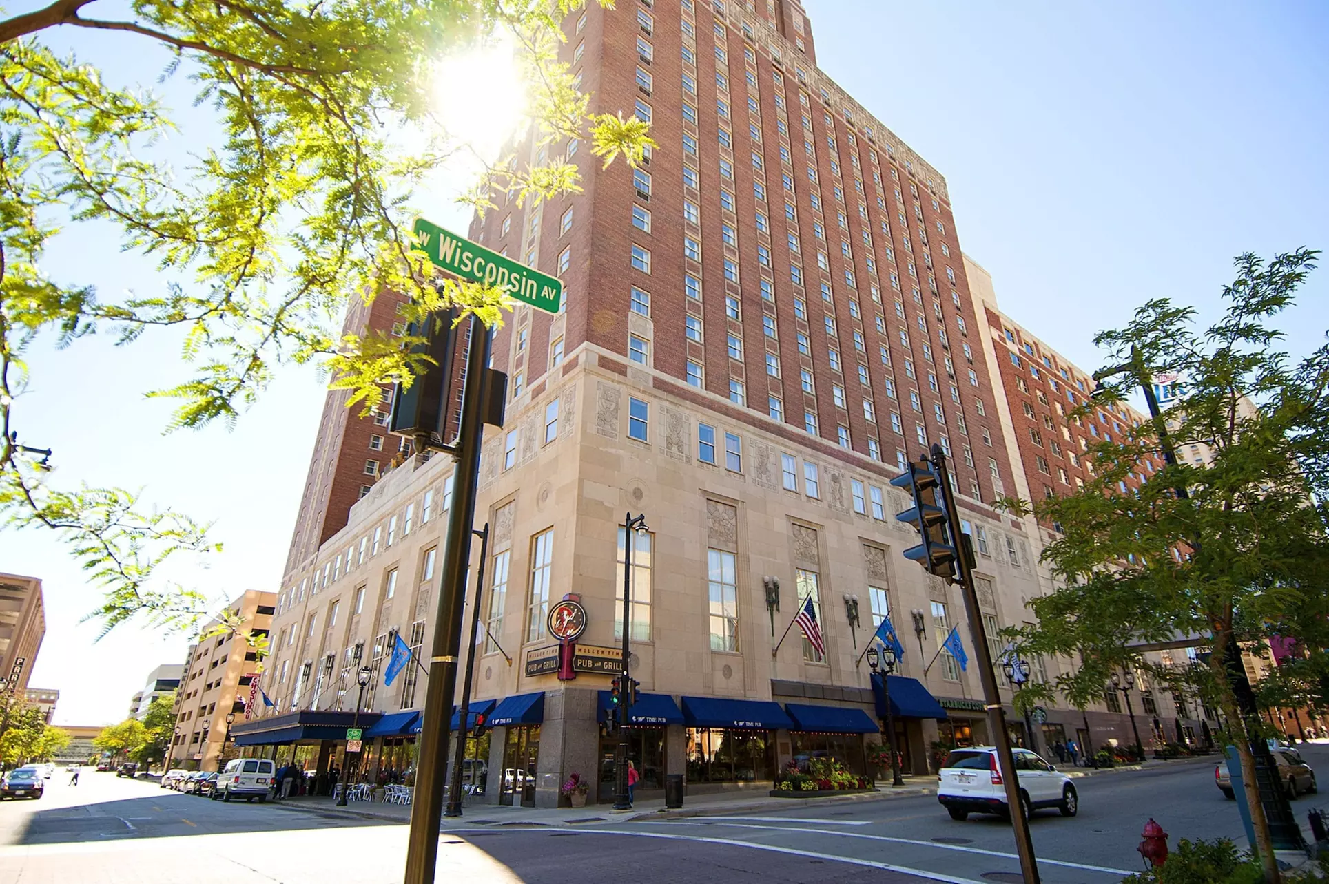 Hilton Milwaukee - Primary Image