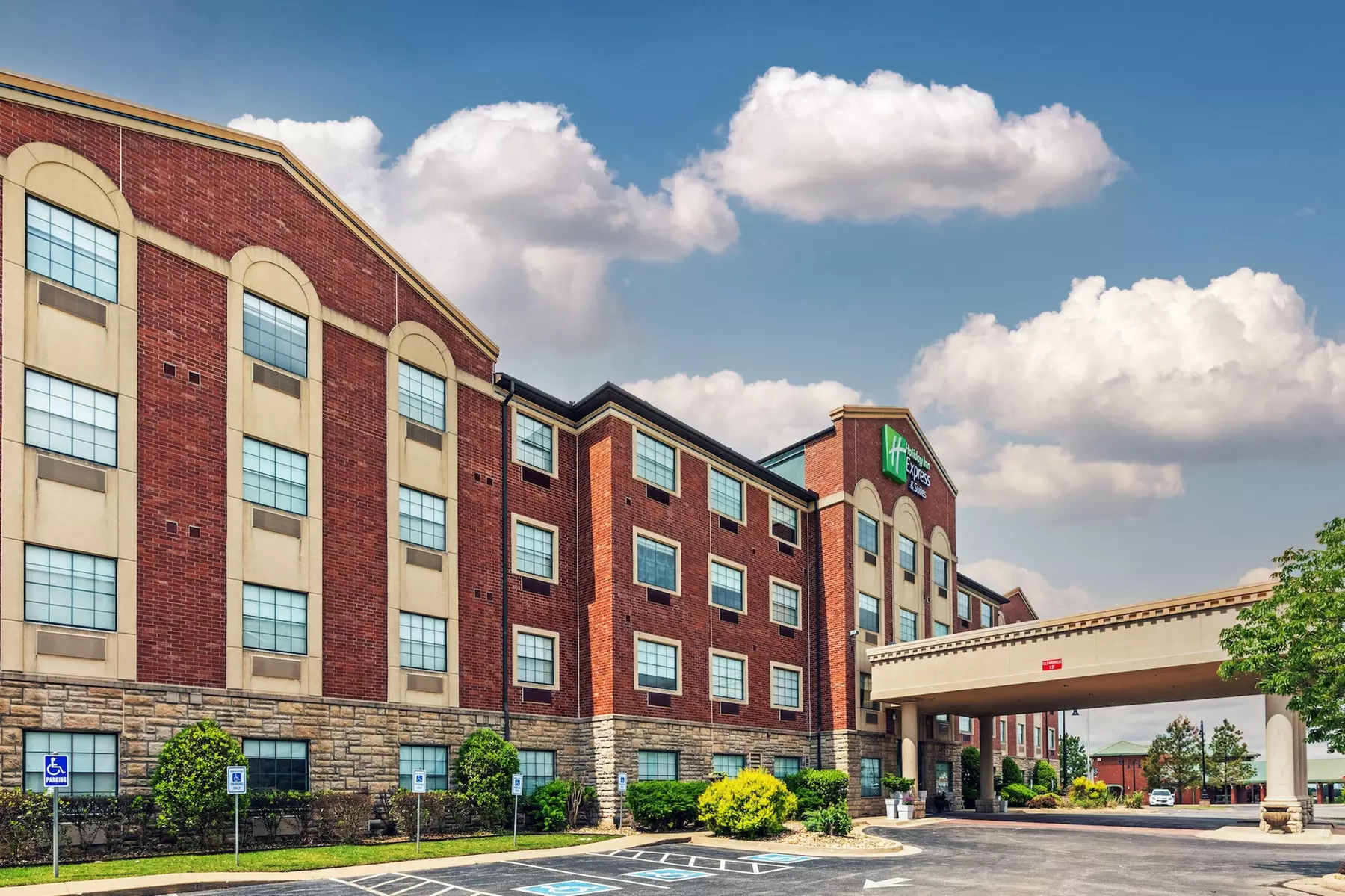 Holiday Inn Express & Suites Tulsa S Broken Arrow Hwy 51 by IHG - Primary Image