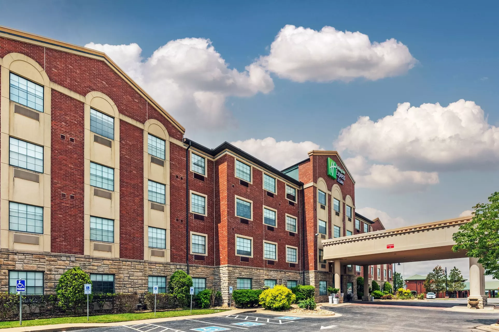 Holiday Inn Express & Suites Tulsa S Broken Arrow Hwy 51 by IHG - Primary Image