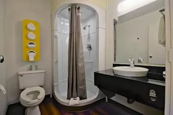 Travelodge by Wyndham Pompano Beach - Second Medium