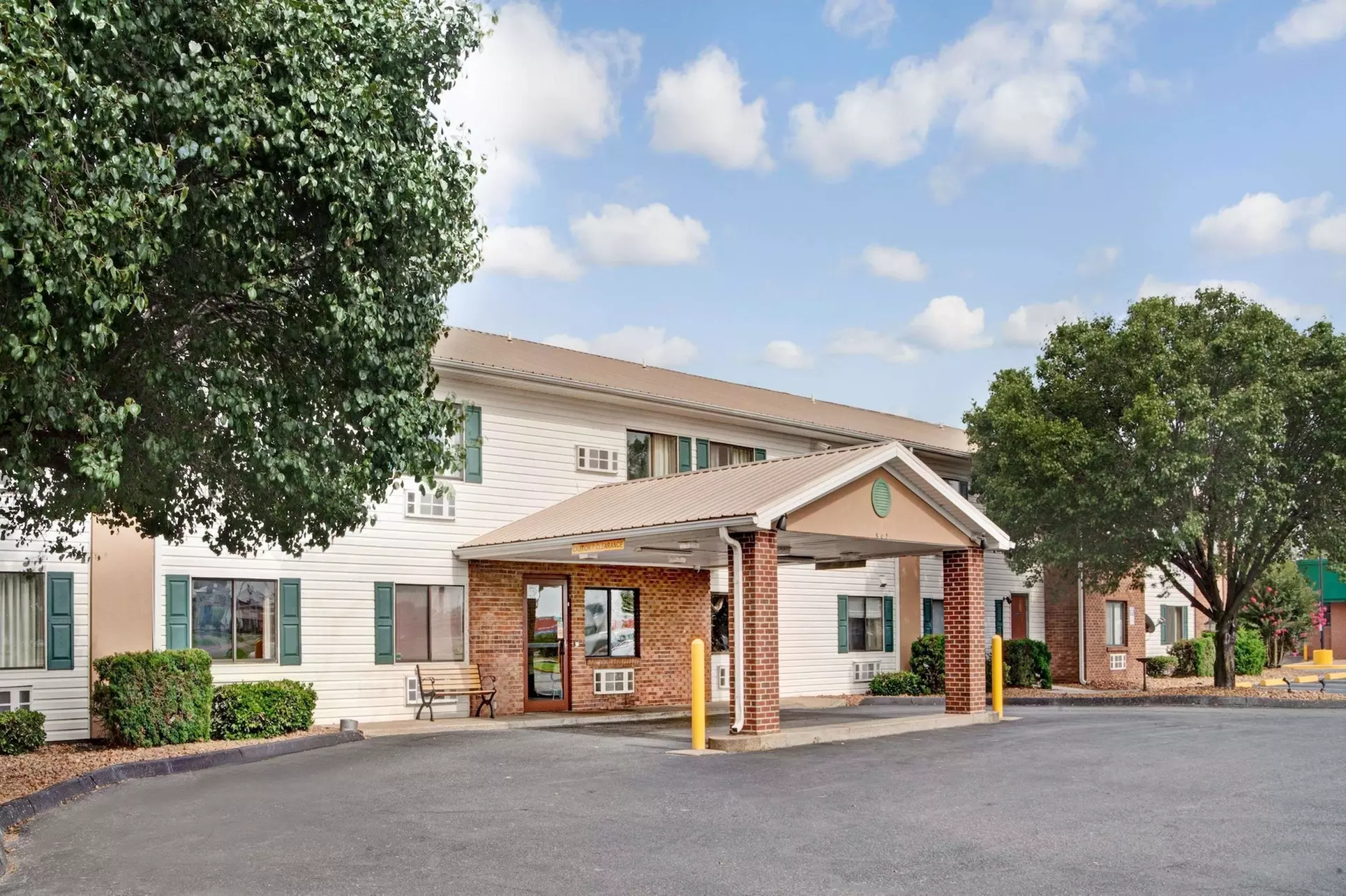 Super 8 by Wyndham West Memphis - Primary Image