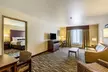 Cobblestone Hotel & Suites - Hartford - Second Medium