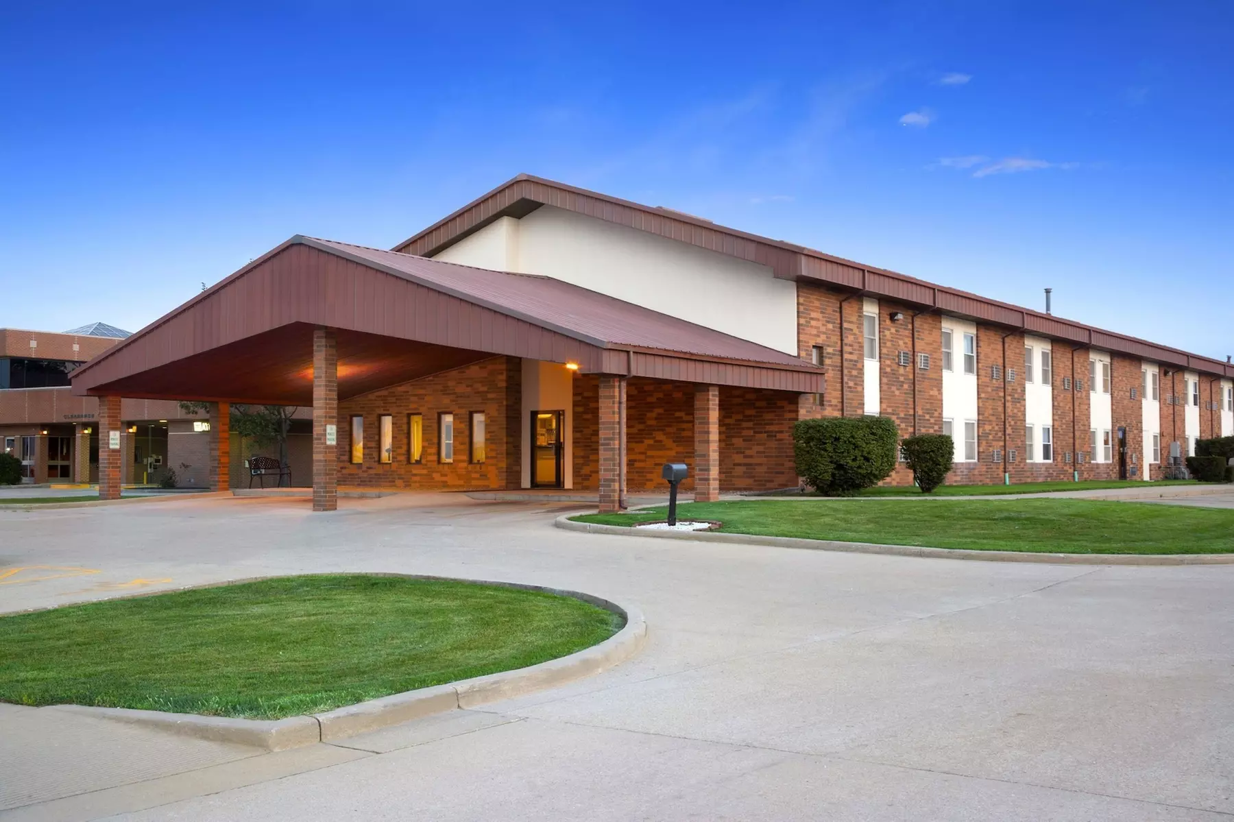 Super 8 by Wyndham Tuscola - Primary Image