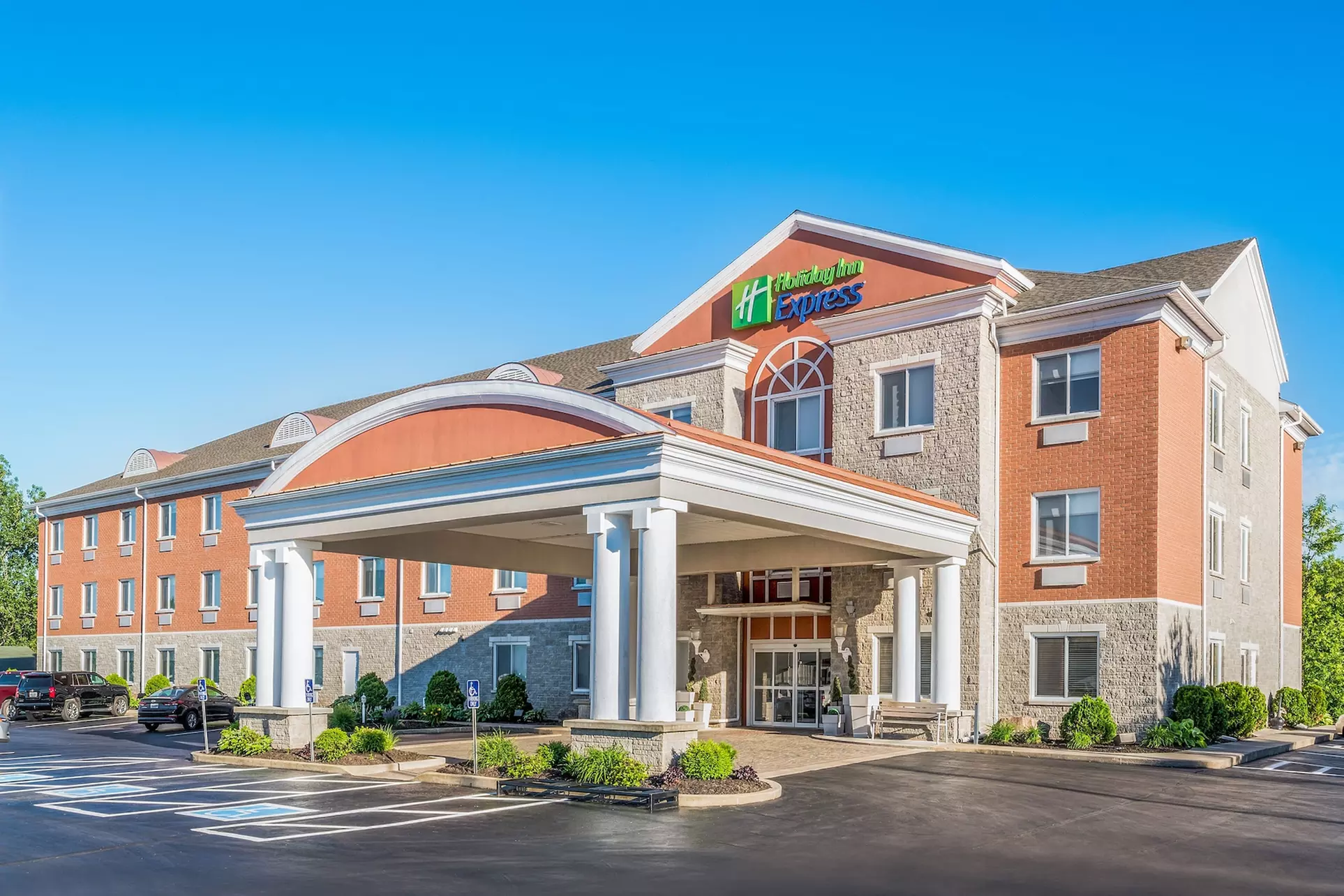 Holiday Inn Express Hotel & Suites Gananoque, an IHG Hotel - Primary Image
