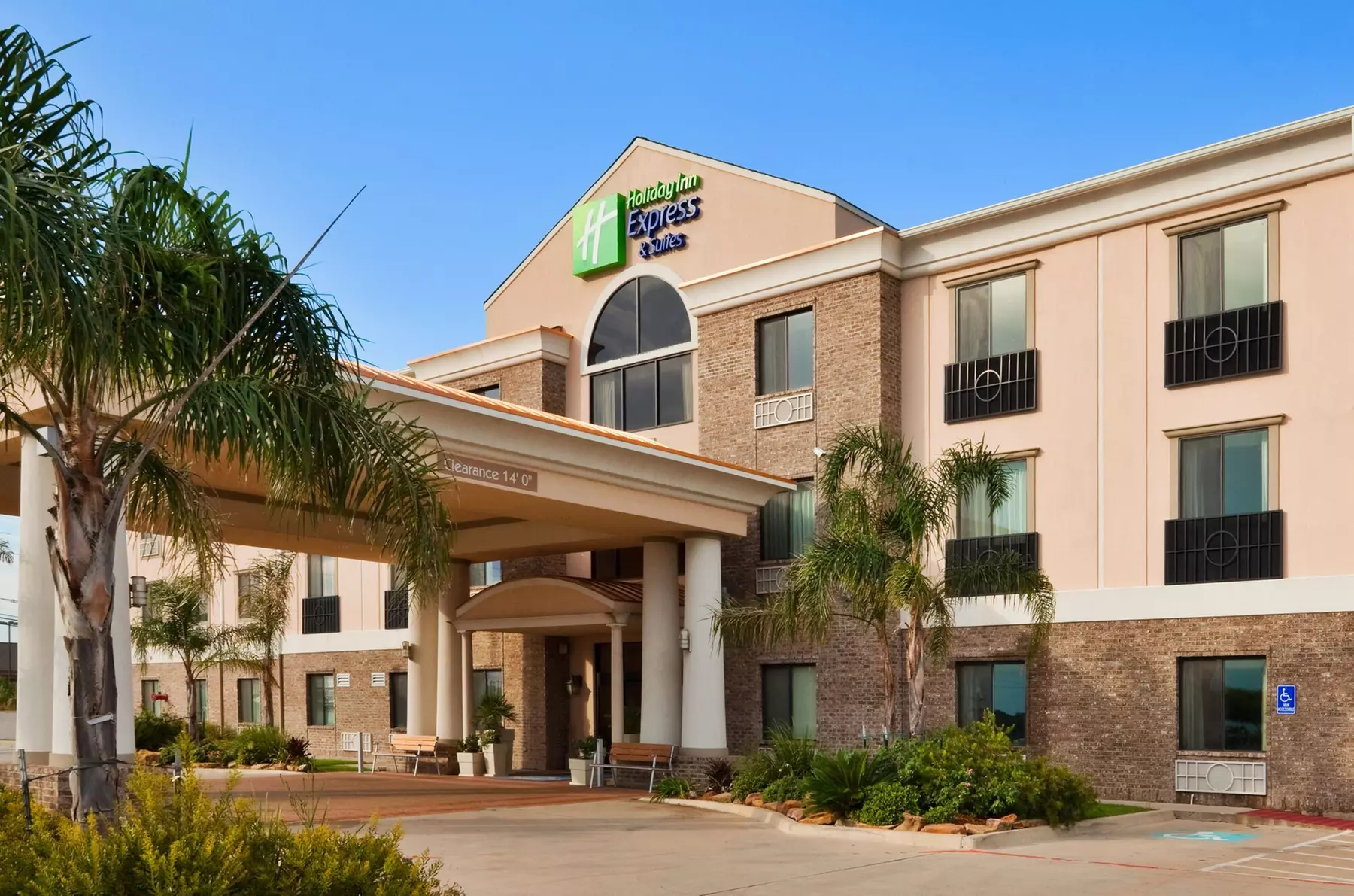 Holiday Inn Express Hotel & Suites Fairfield - North by IHG - Primary Image