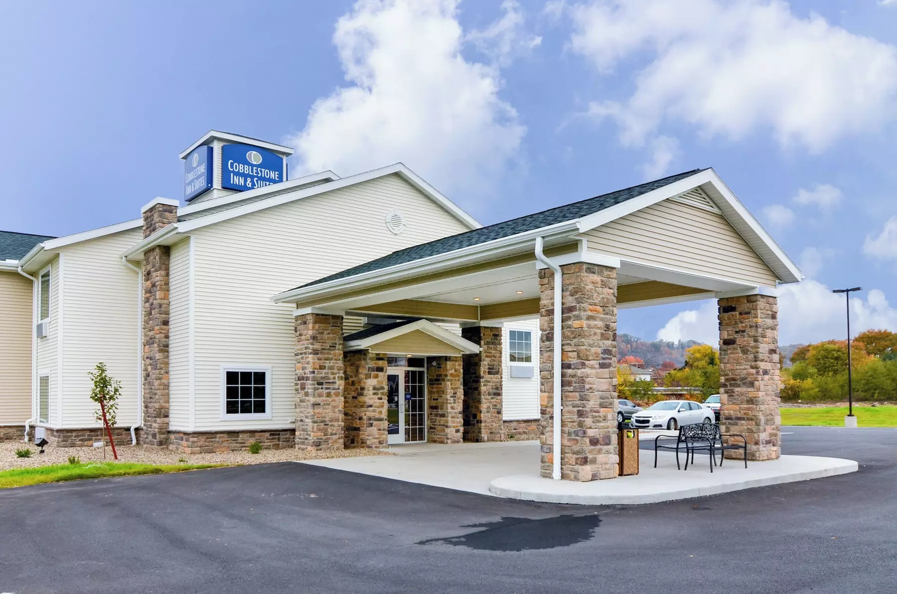 Cobblestone Inn & Suites - Ambridge - Primary Image