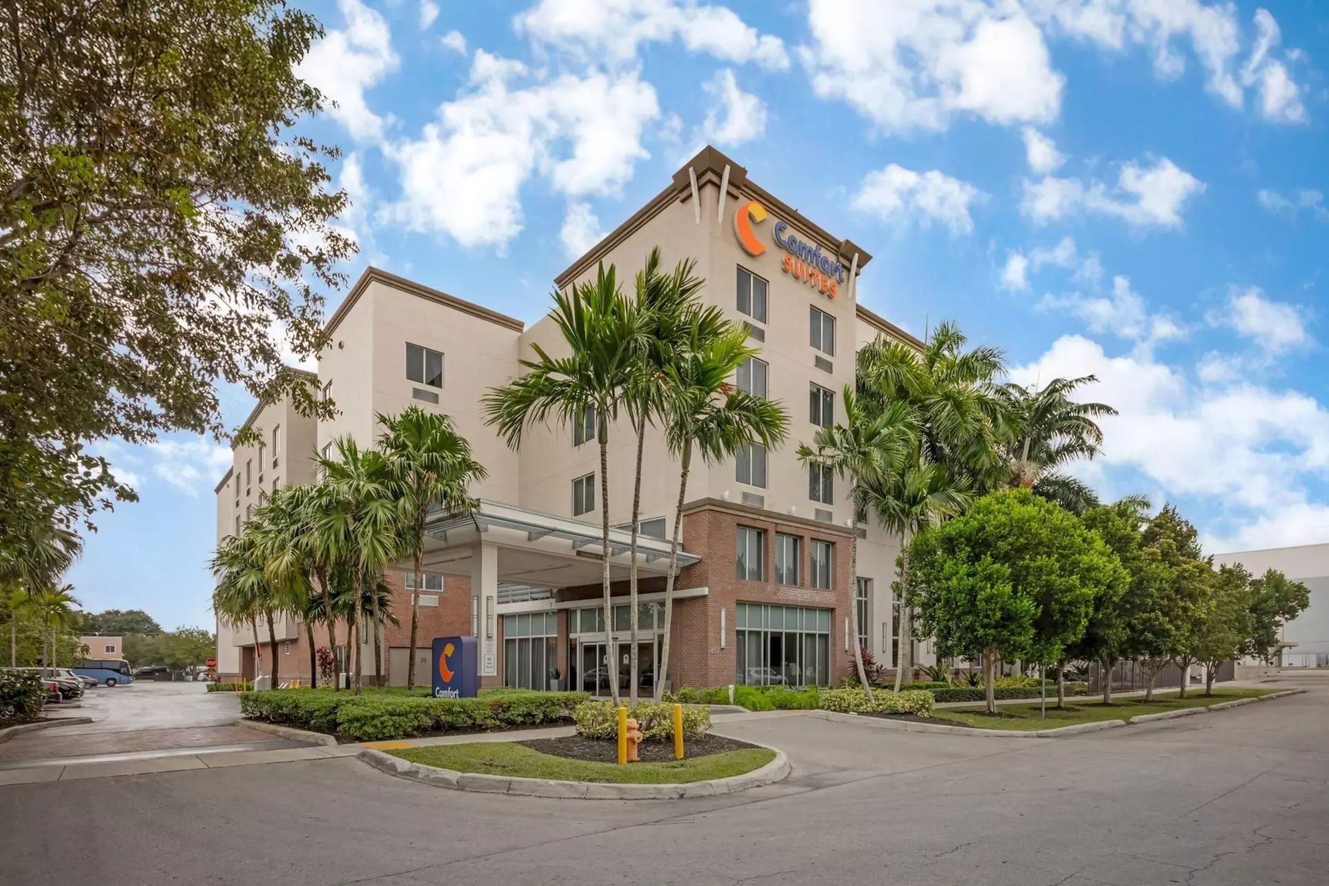 Comfort Suites Miami Airport North - Primary Image