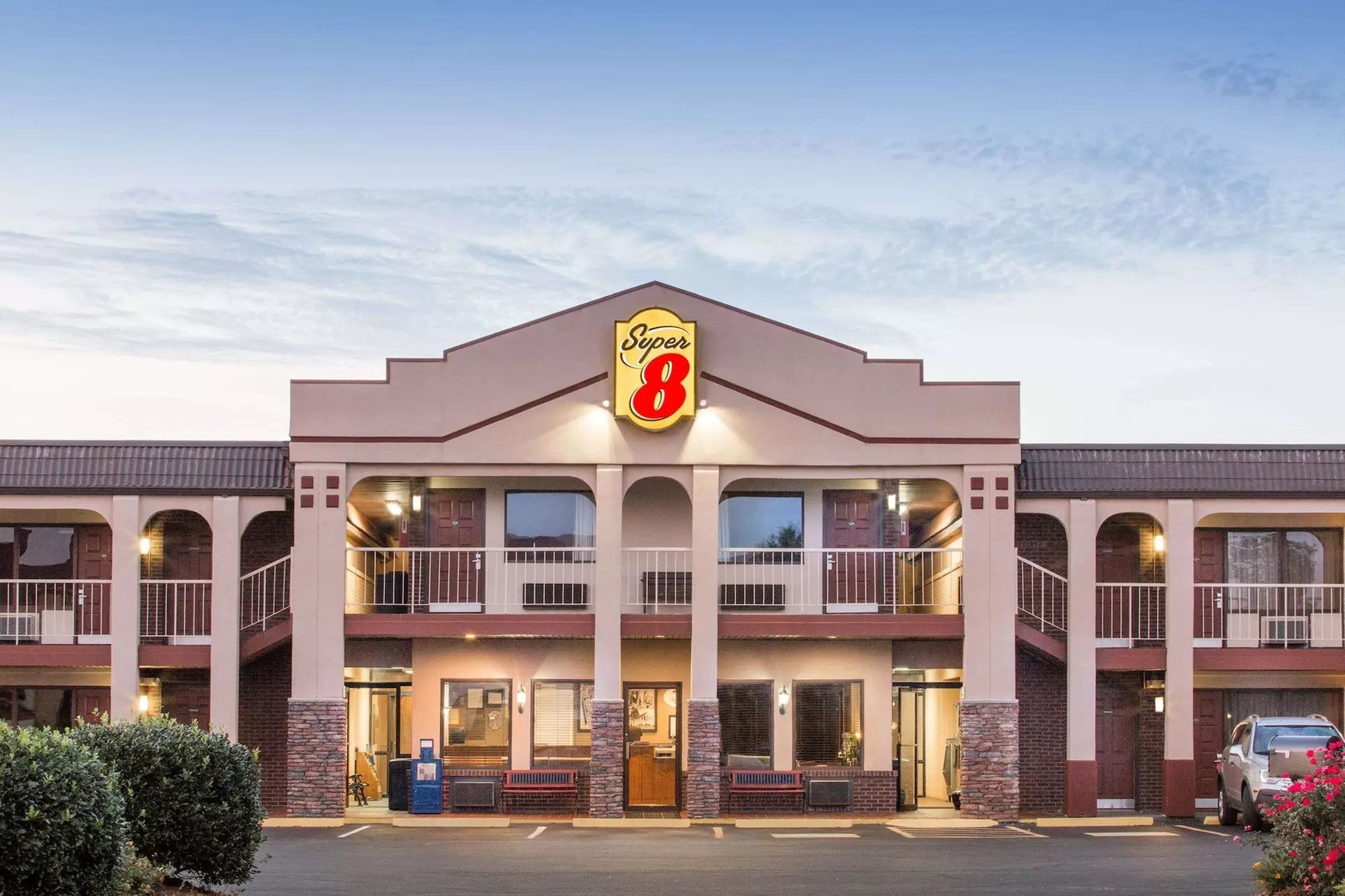 Super 8 by Wyndham Wytheville - Primary Image