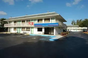 Travelodge by Wyndham Pompano Beach - Primary Image