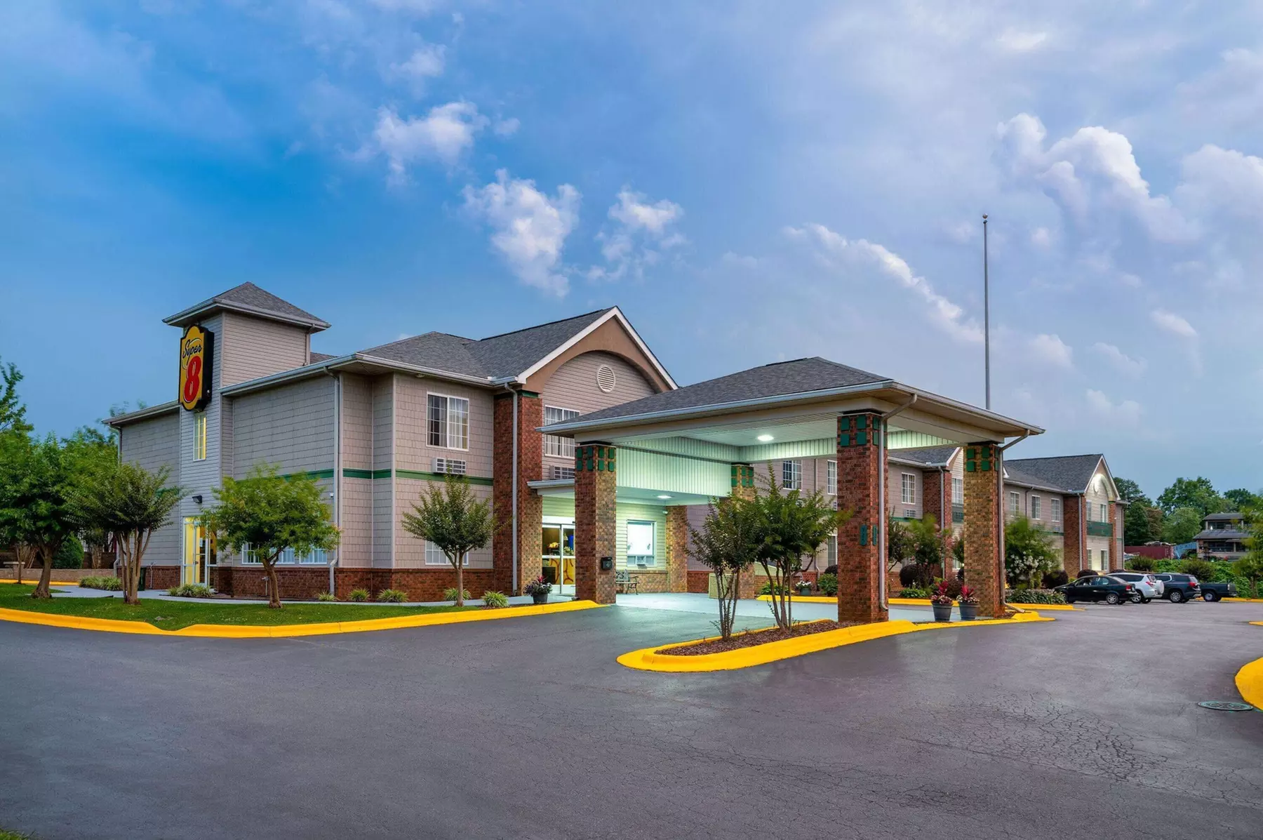 Super 8 by Wyndham Salisbury - Primary Image