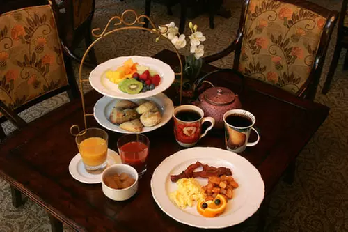 THE MARTHA WASHINGTON HOTEL - Second Medium