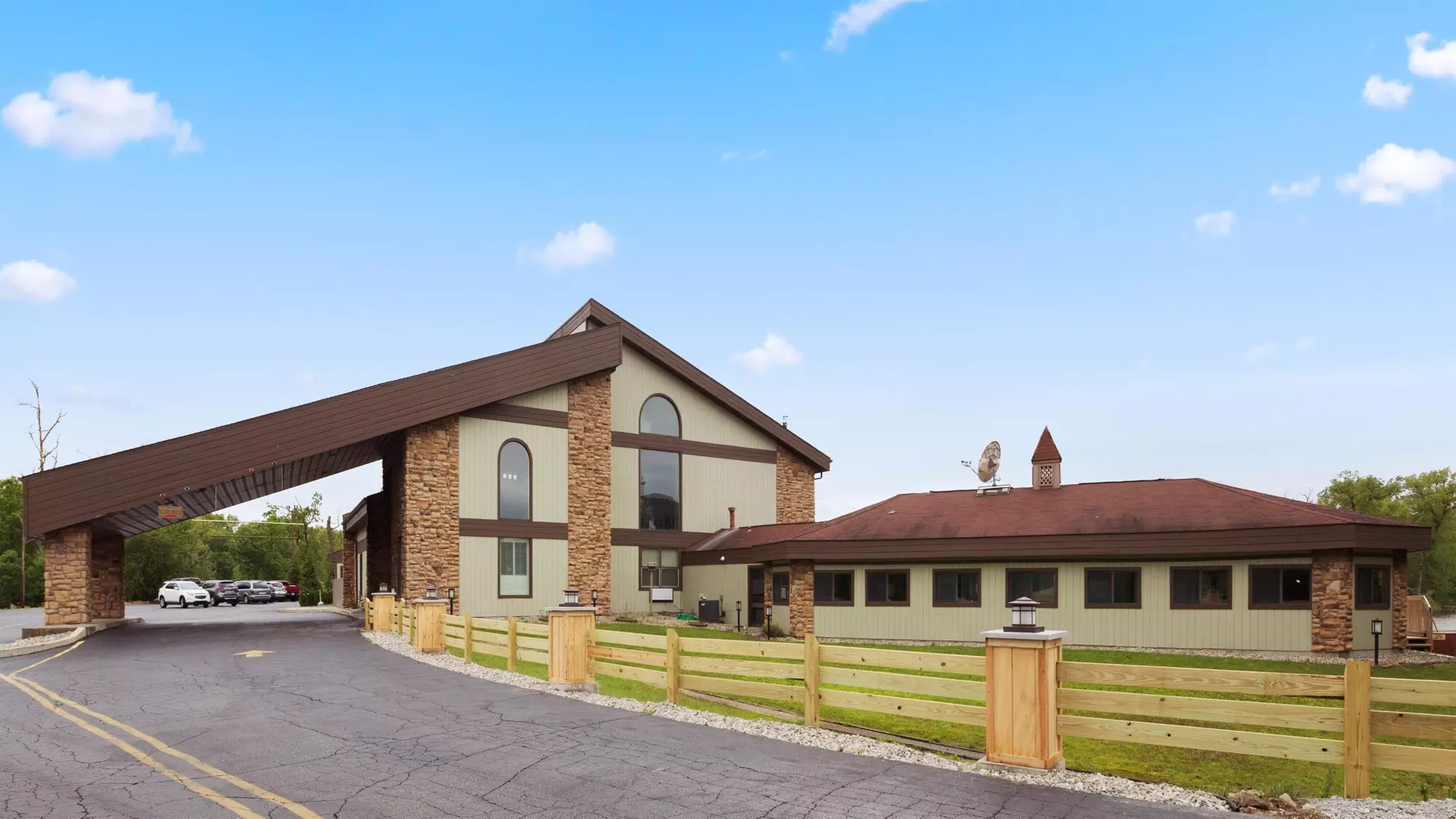 Best Western Indian Oak - Primary Image