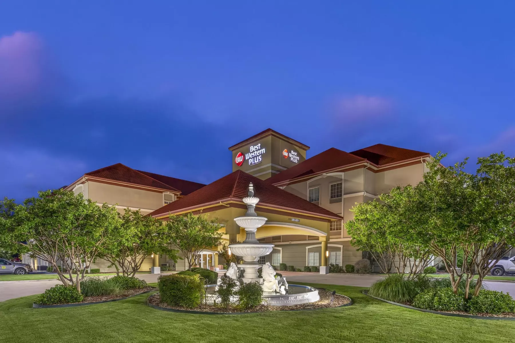 Best Western Plus Monica Royale Inn & Suites - Primary Image