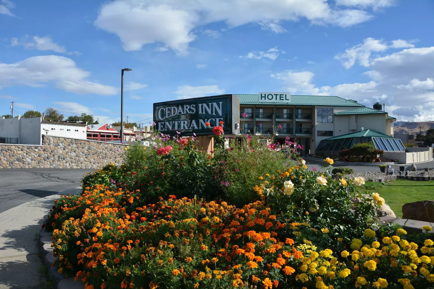 Cedars Inn - Primary Image