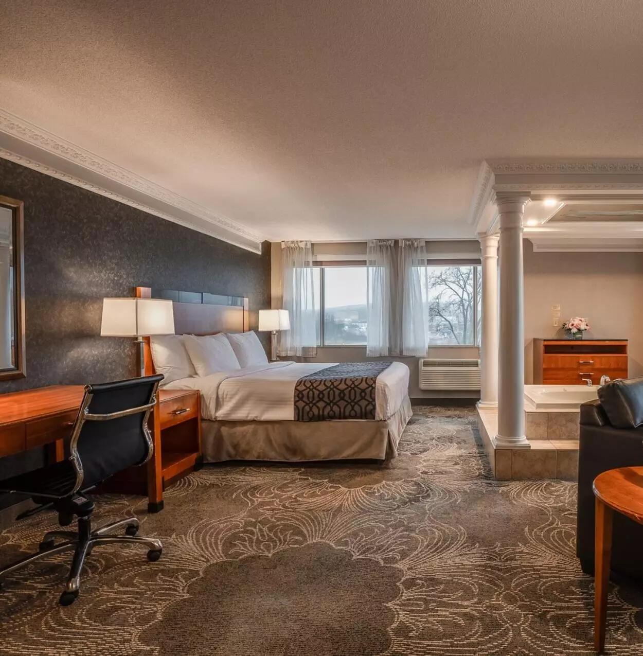 Monte Carlo Inn Barrie Suites - Primary Image