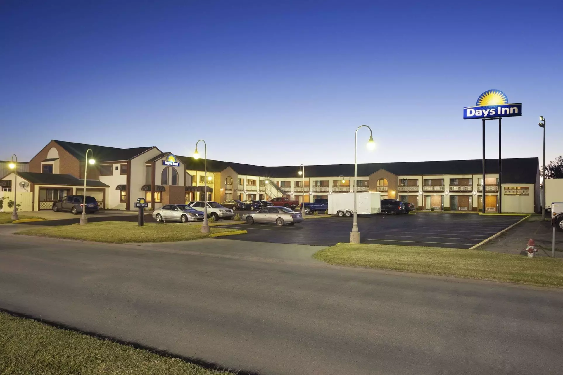 Days Inn by Wyndham Wichita West Near Airport - Primary Image