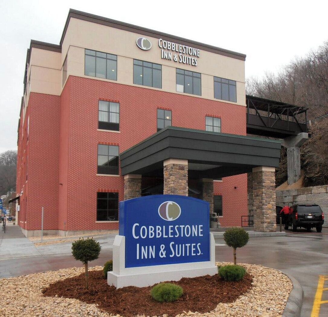 Cobblestone Inn & Suites - Marquette/Prairie du Chien