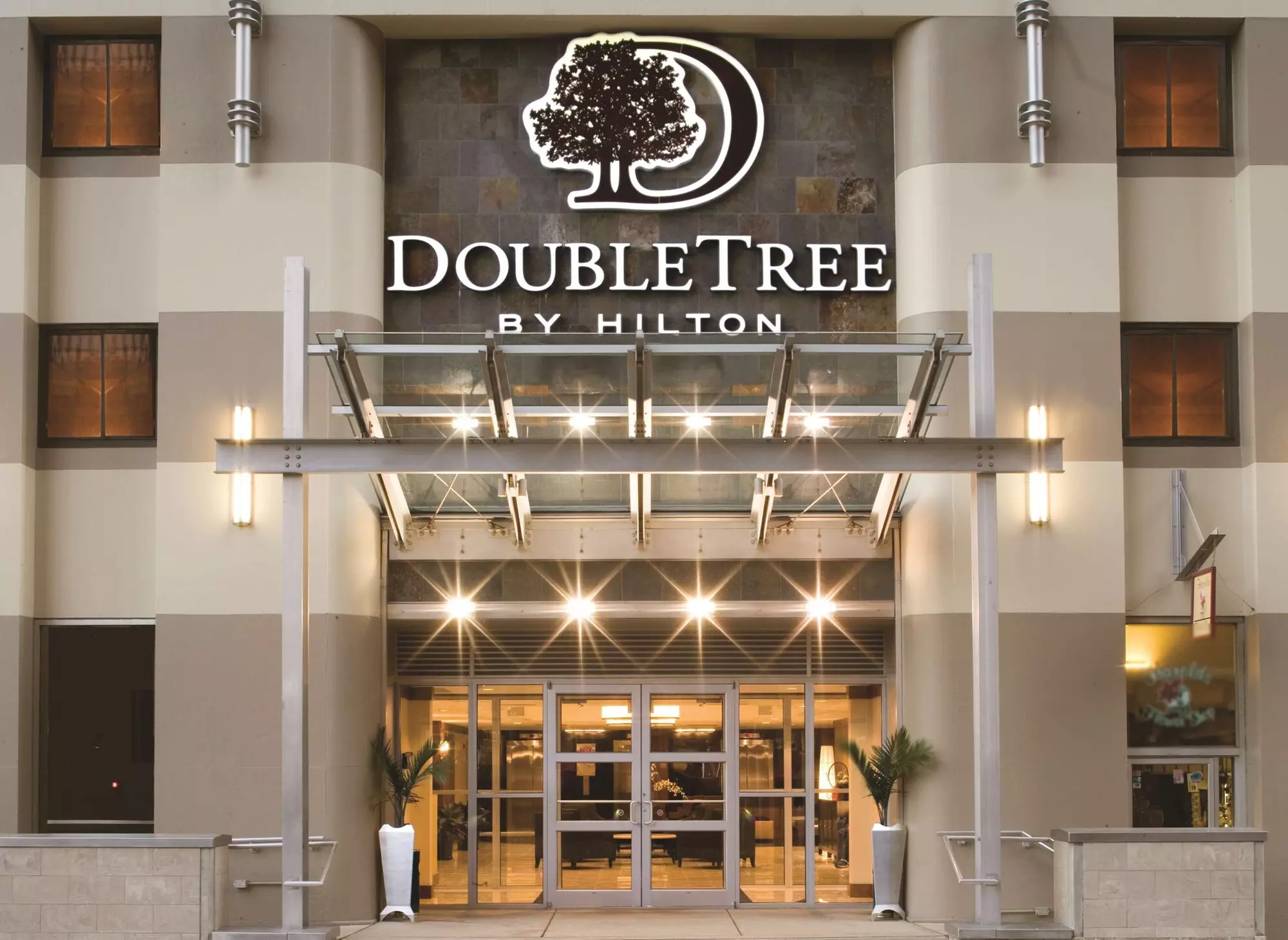 DoubleTree by Hilton Hotel & Suites Pittsburgh Downtown - Primary Image