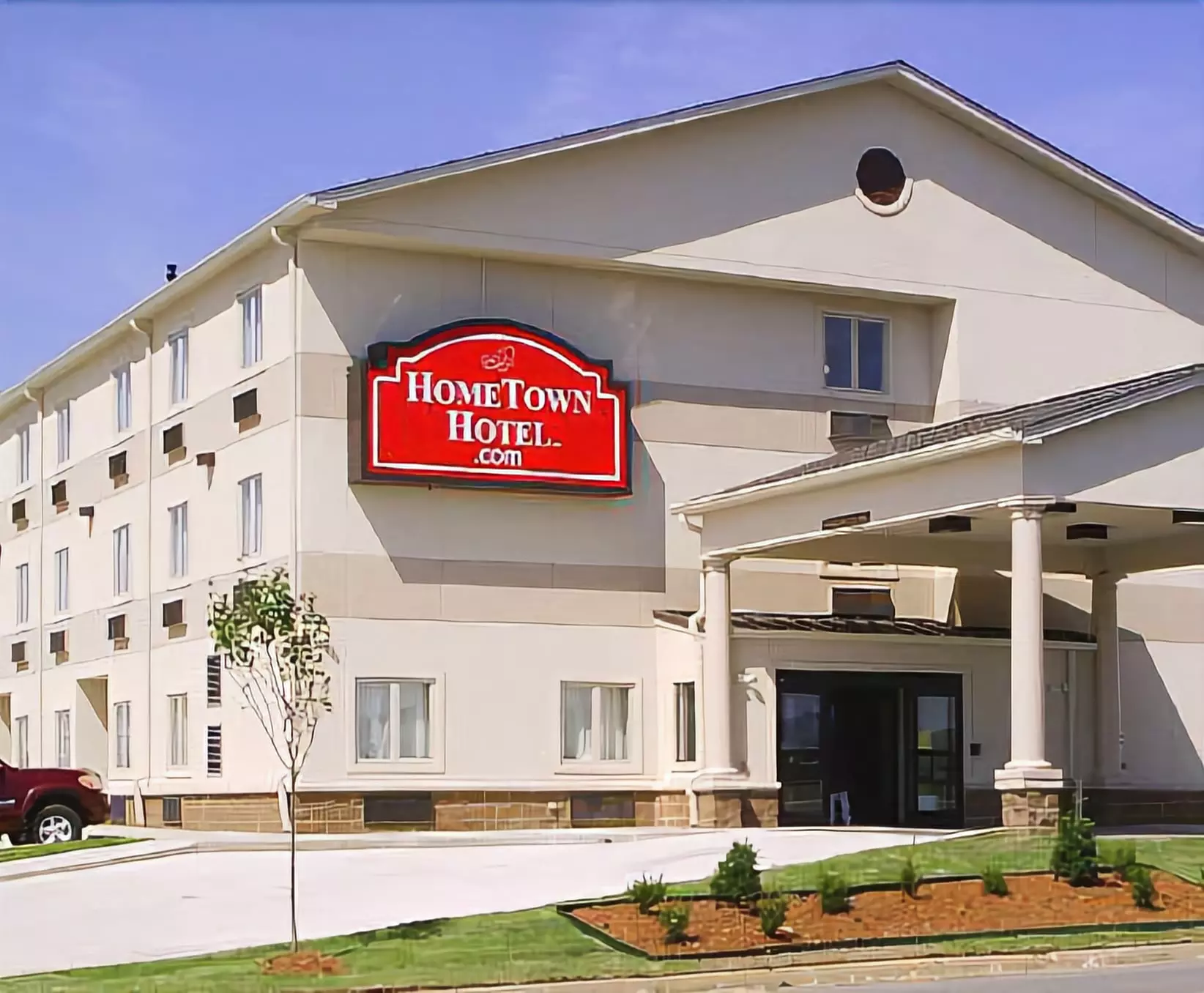 HomeTown Hotel Bryant - Primary Image