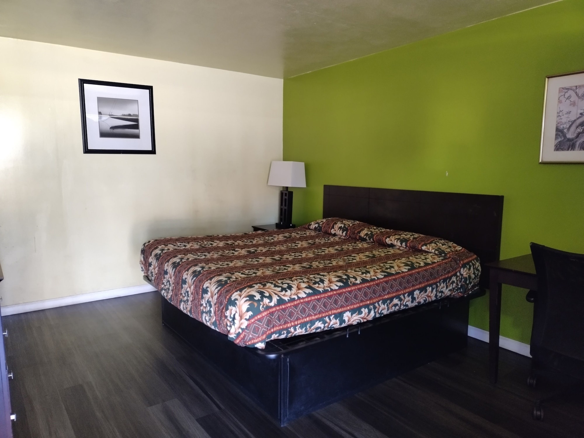 Budget Inn and Suites