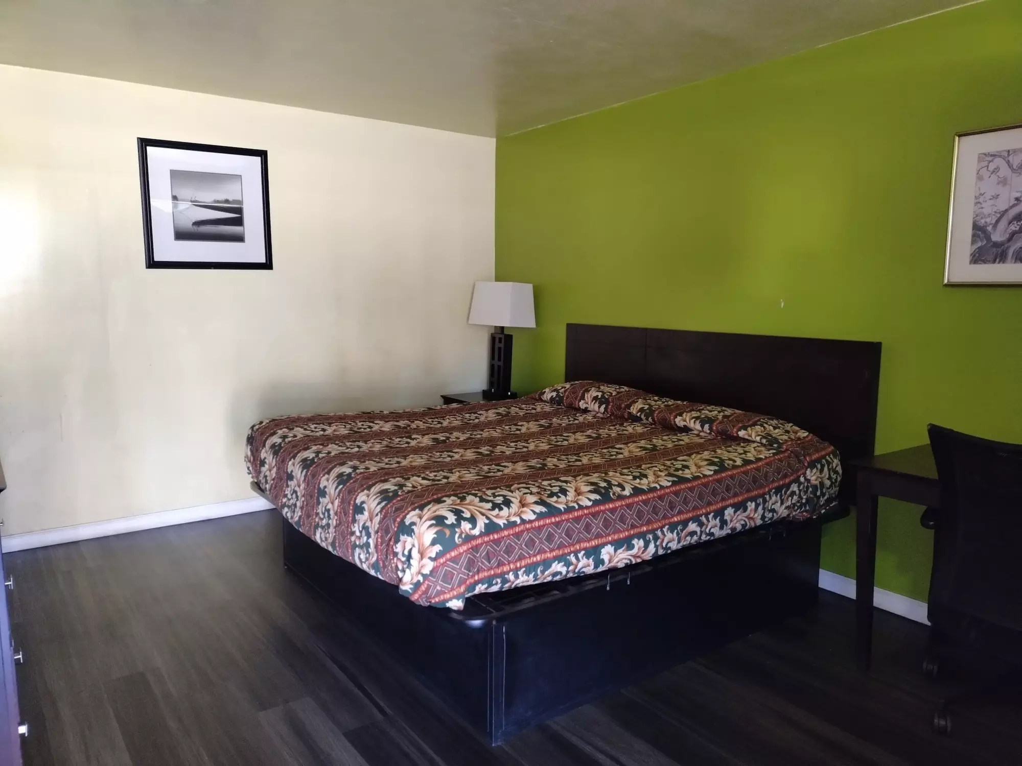 Budget Inn and Suites - Primary Image