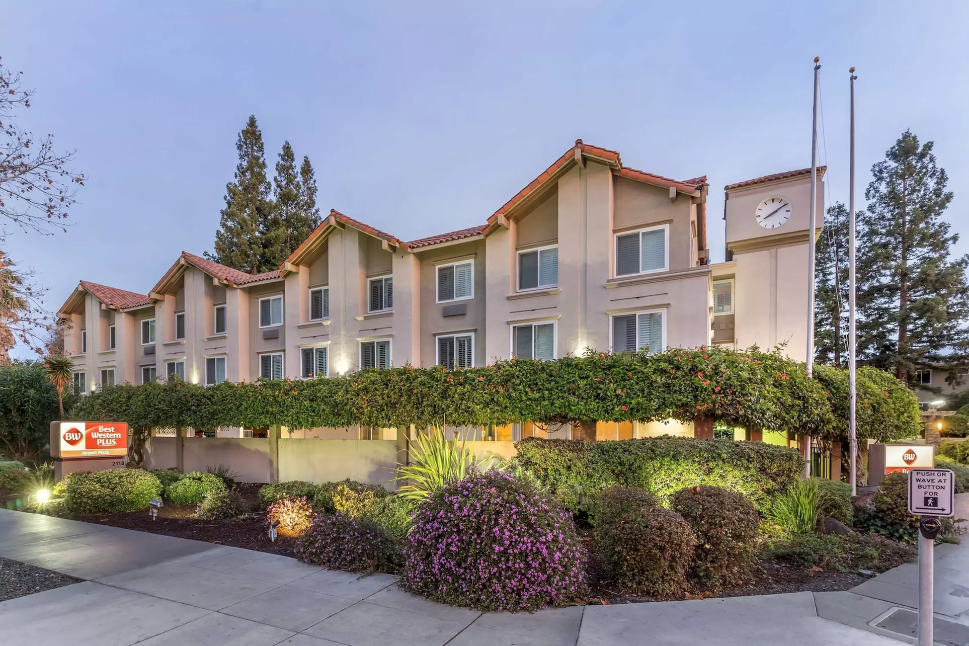 Best Western Plus Airport Plaza - Primary Image