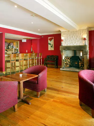 VALLEY HOTEL - Second Medium