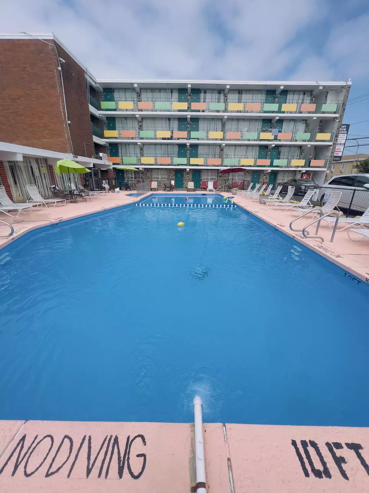 Skyview Manor Motel - Primary Image