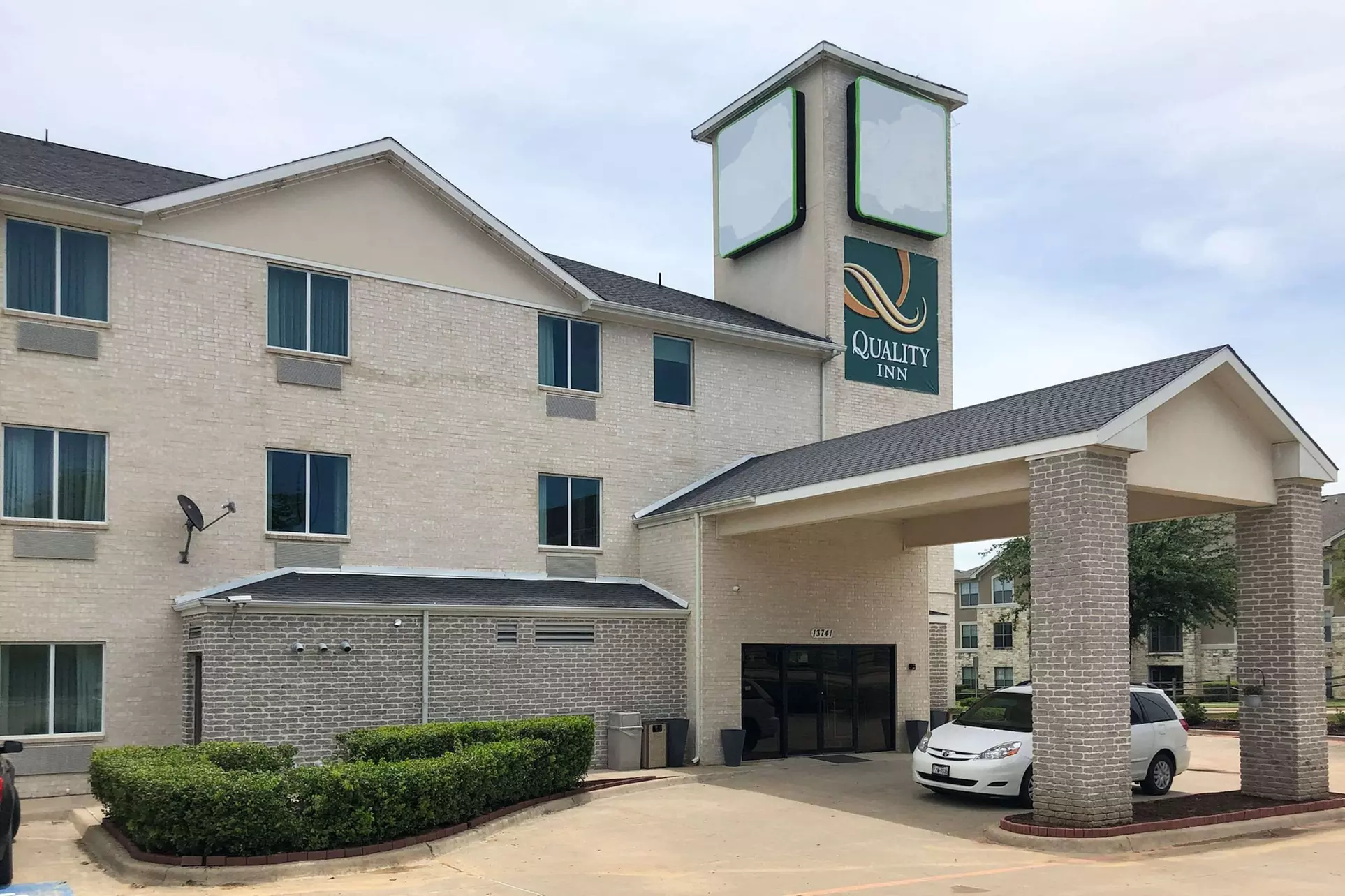 Quality Inn & Suites Roanoke - Fort Worth North - Primary Image