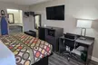Super 8 by Wyndham Metairie - Second Medium