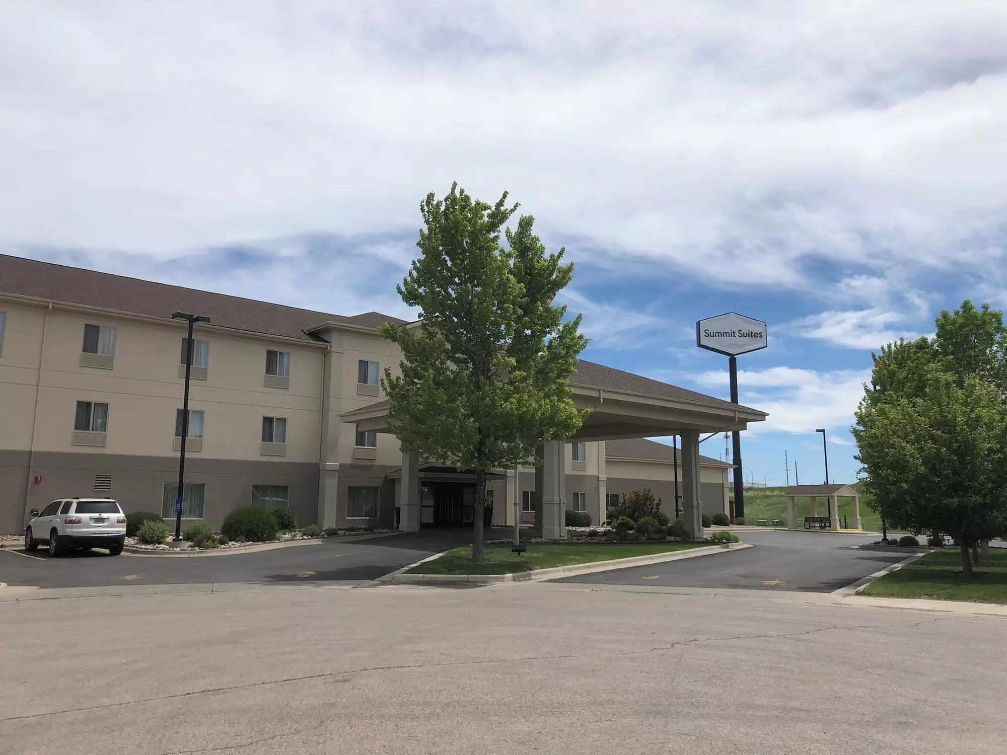 Summit Suites - Primary Image