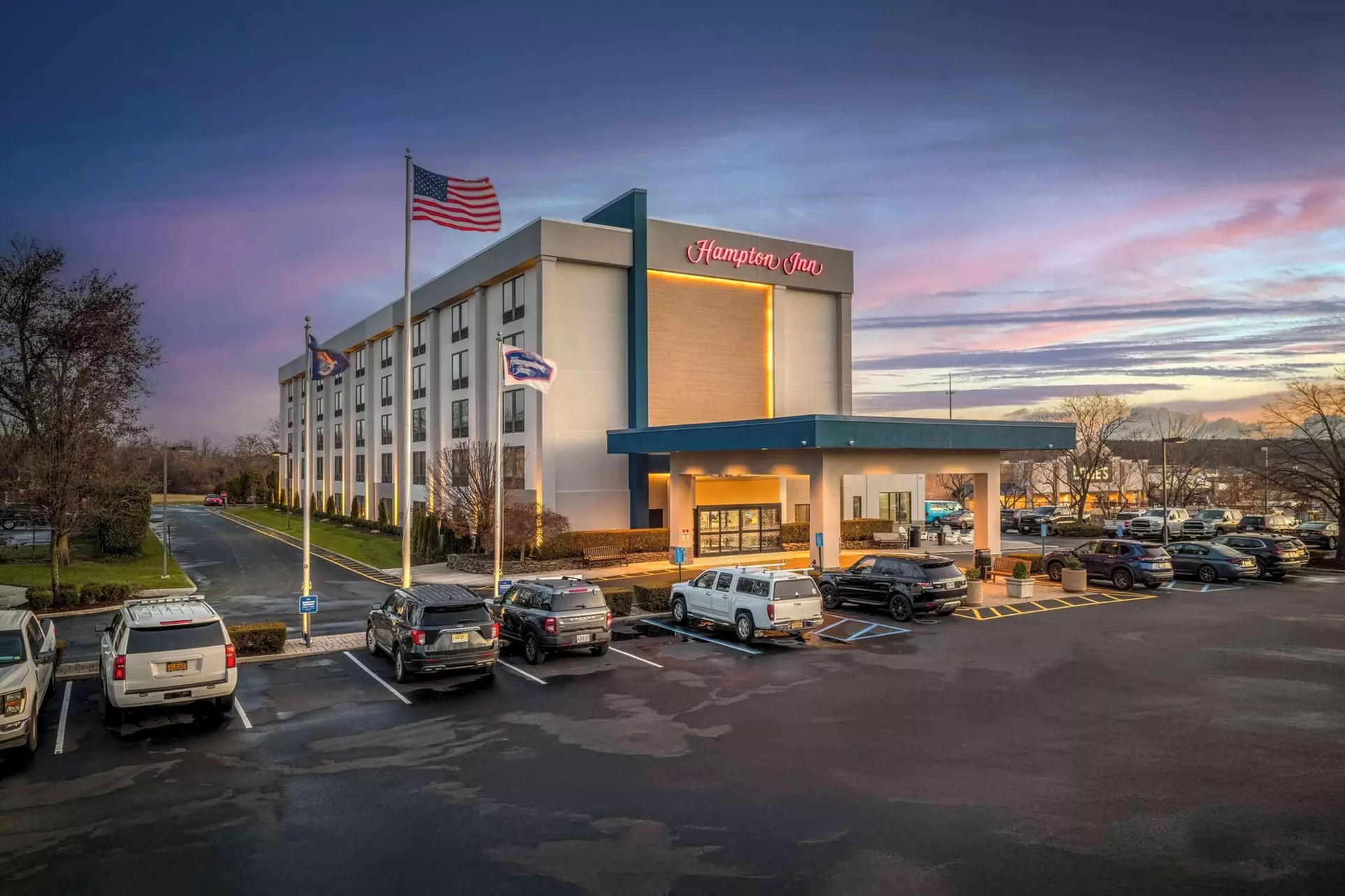 Hampton Inn Long Island / Commack - Primary Image