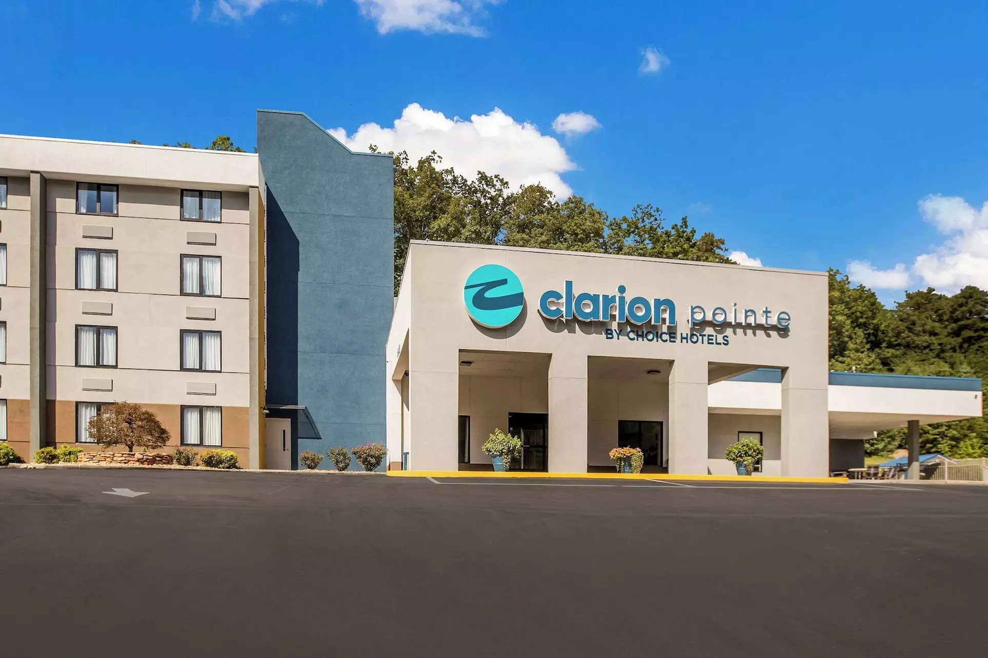 Clarion Pointe Sylva near Cherokee Area - Primary Image