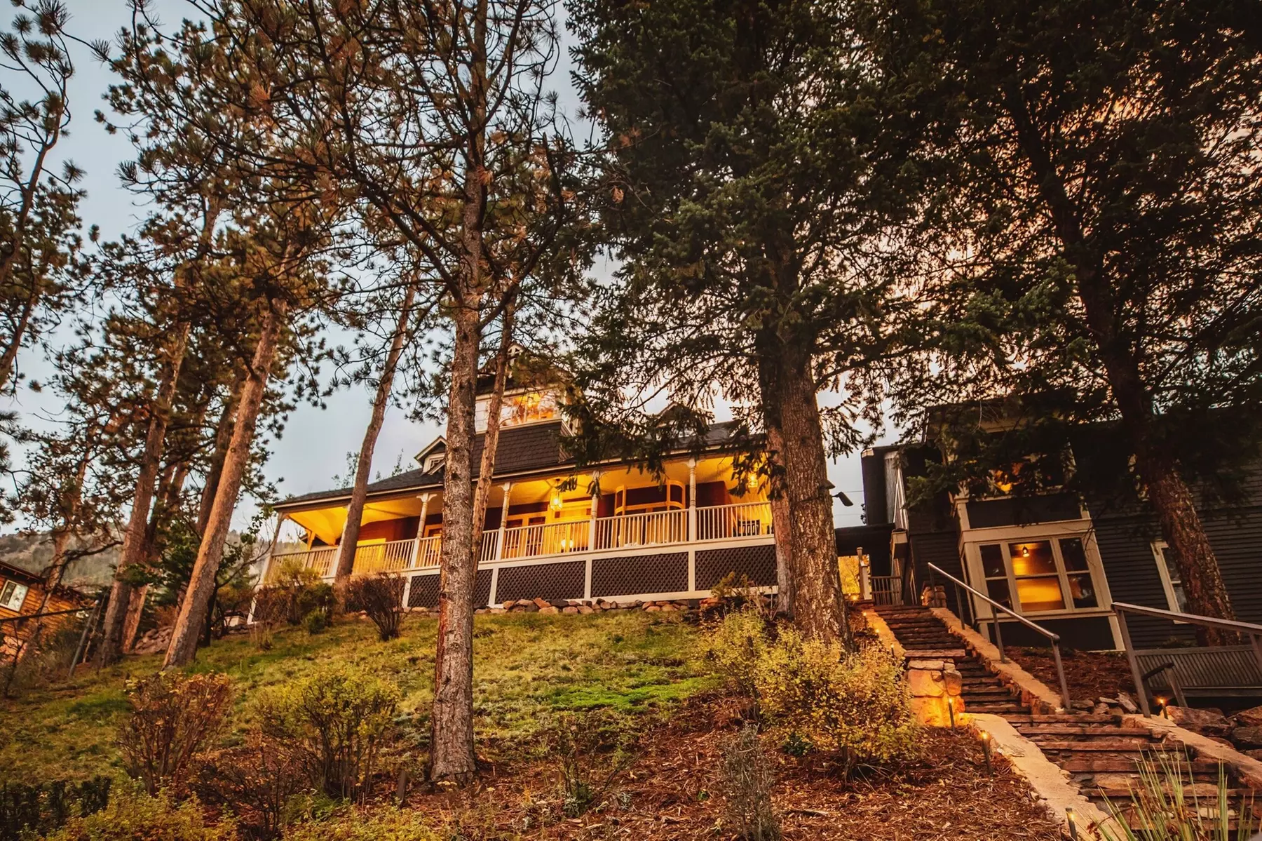 The Outlook Lodge - Primary Image