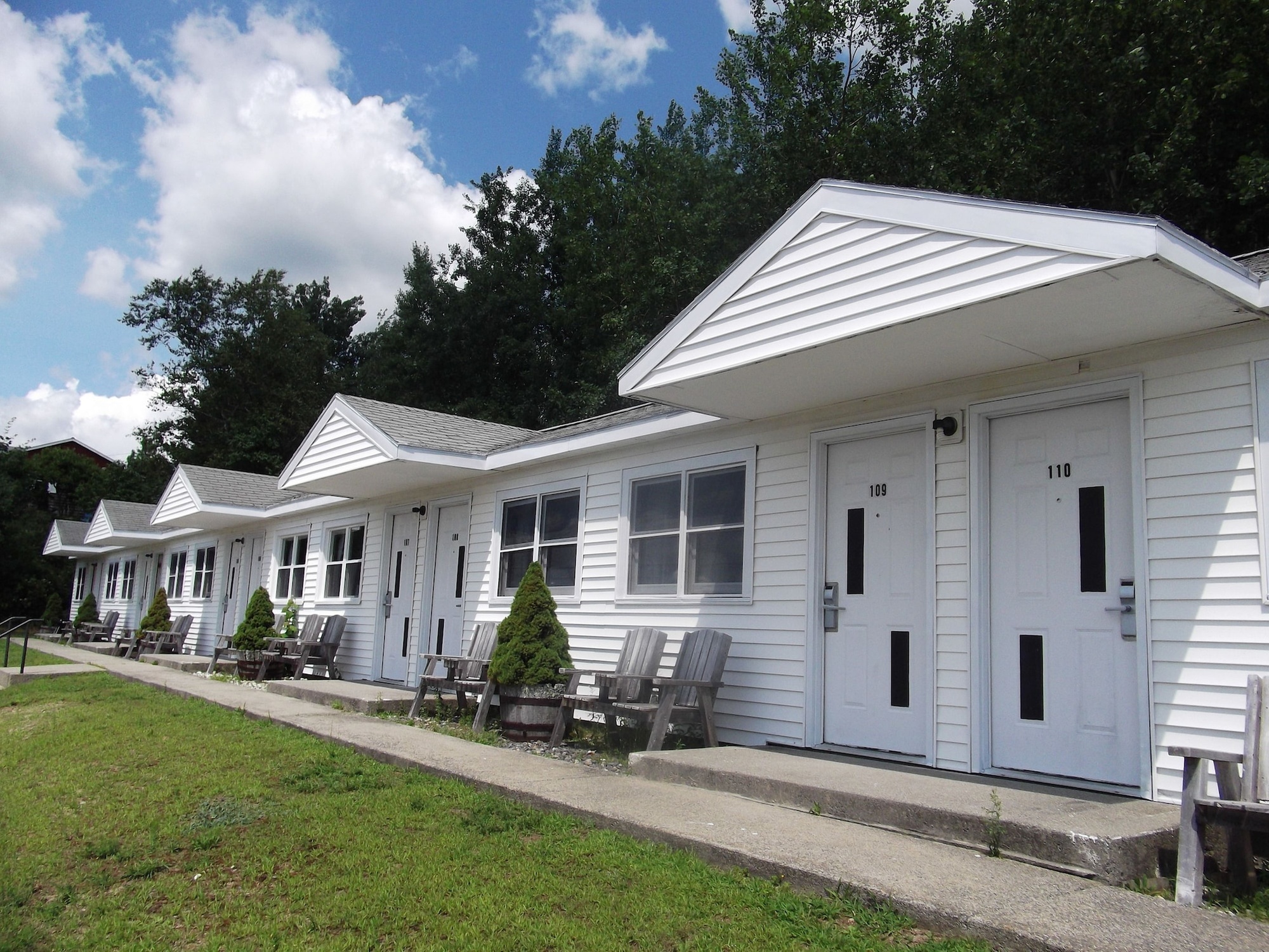 White Birches Motel